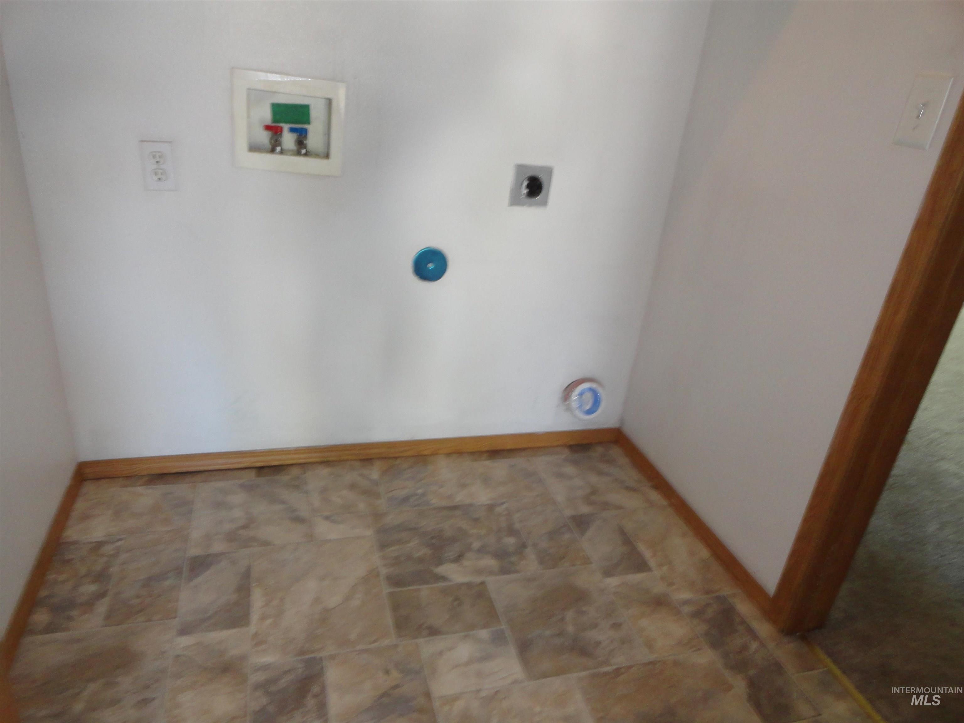 909 W Oakmont Av Property Photo 19