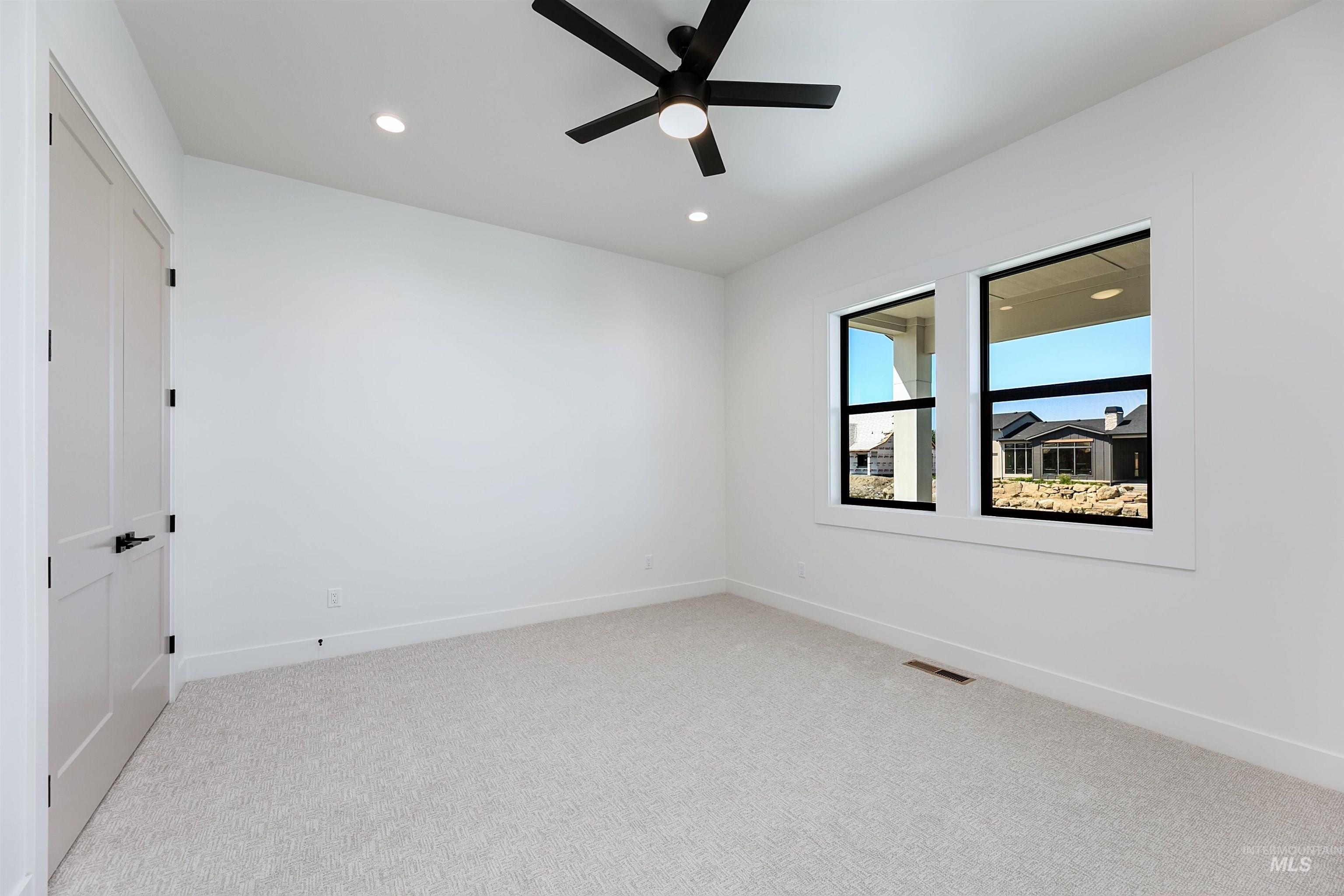 482 Century Ave Property Photo 20