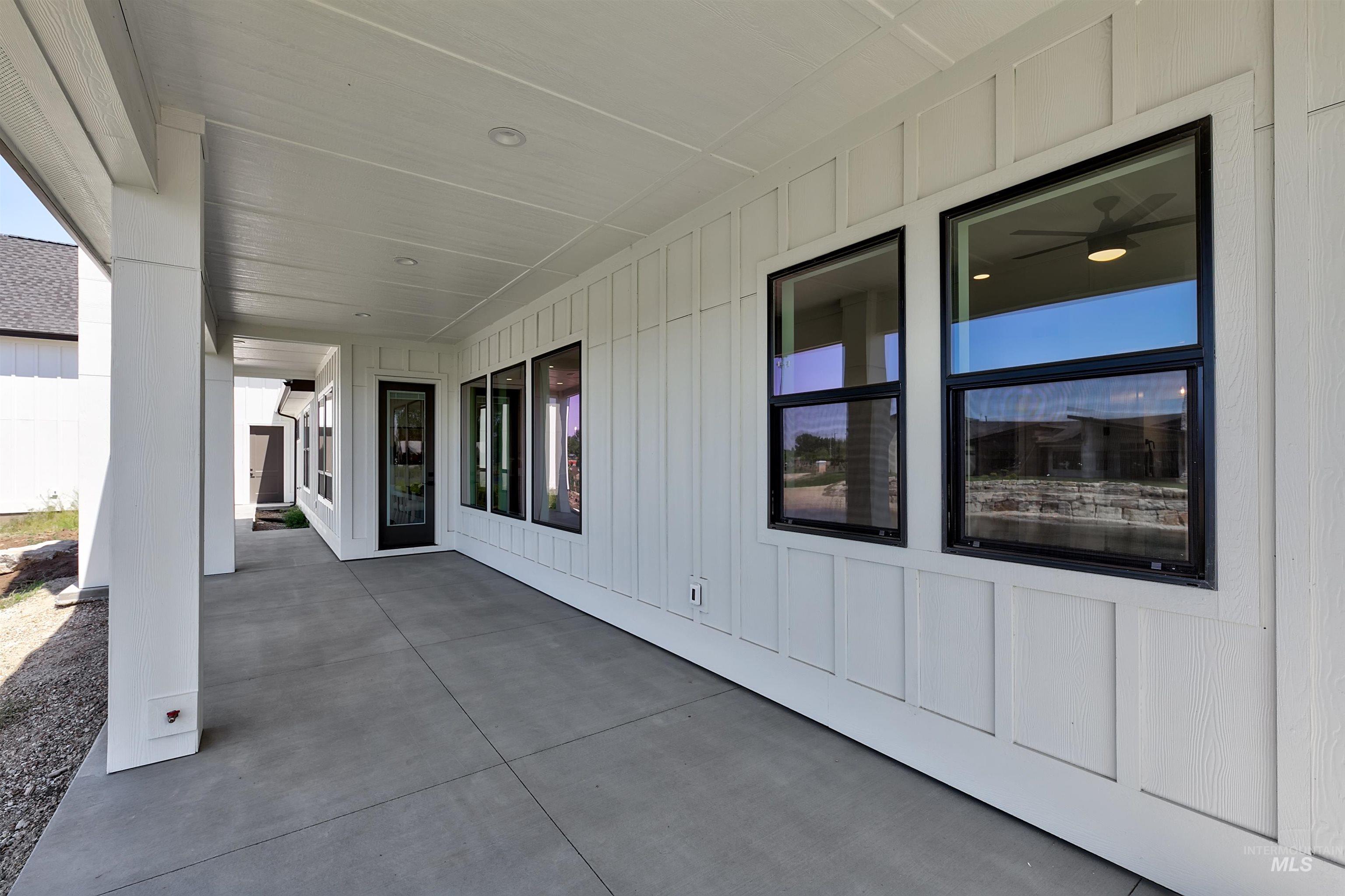 482 Century Ave Property Photo 40