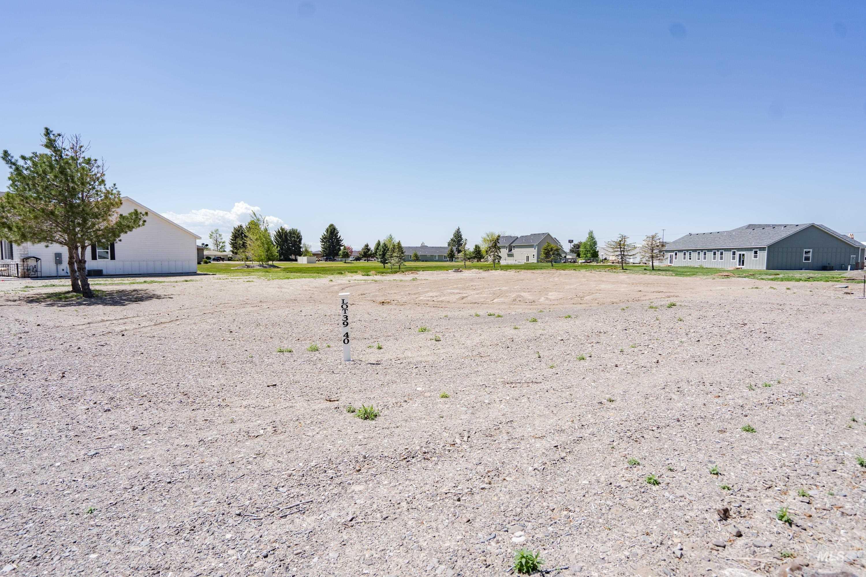 39 & 40 Lakeside Loop Property Photo 2