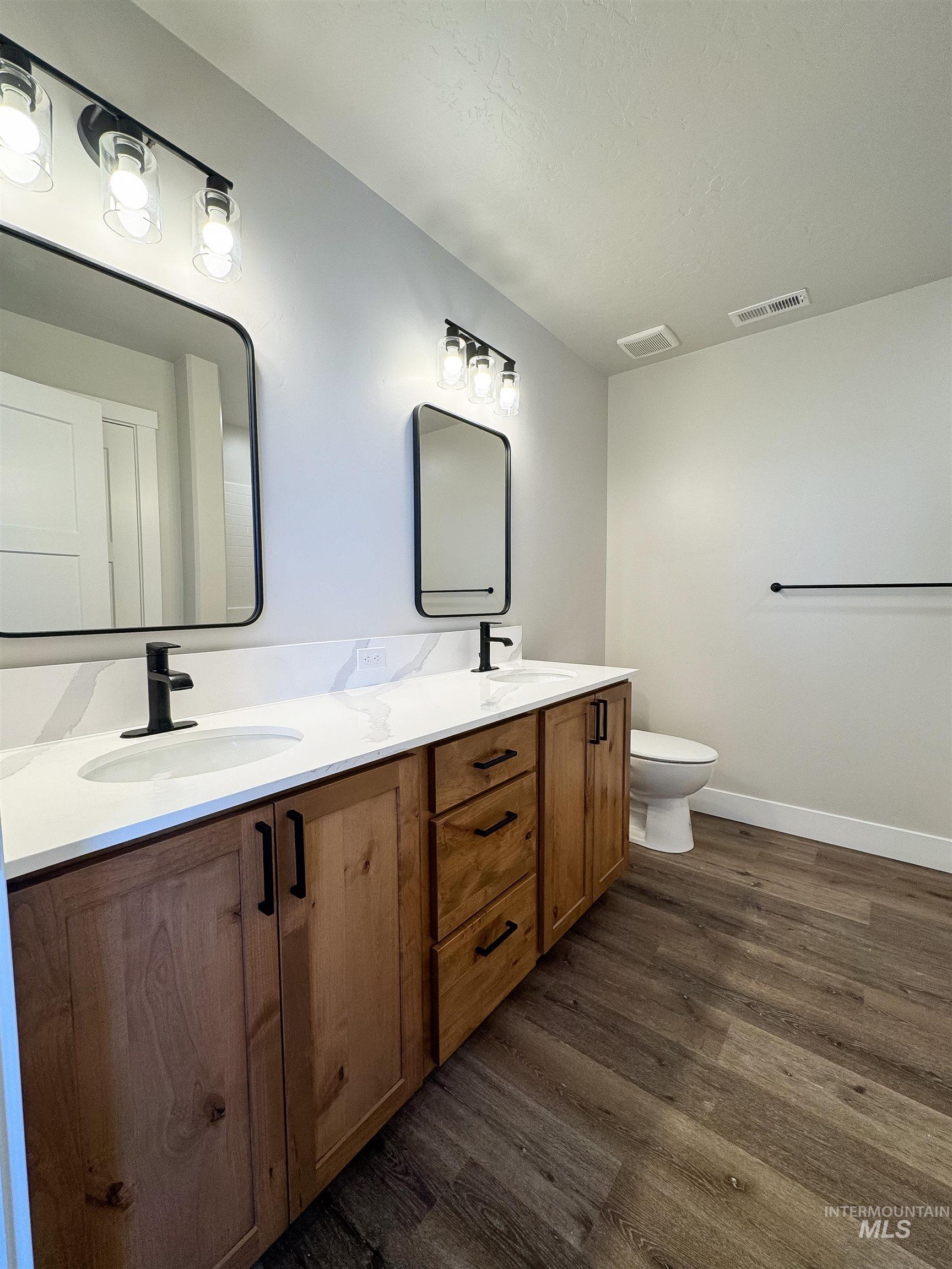 755 Pinehurst St. Property Photo 25