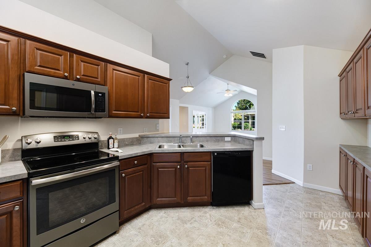 1520 N Mckinney Ln Property Photo 14