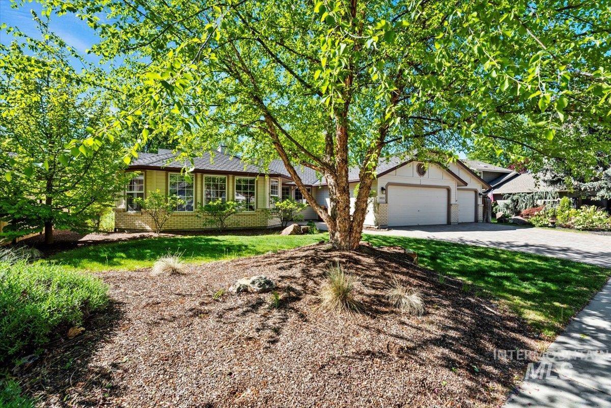 1825 E Seaside Ct. Property Photo 3