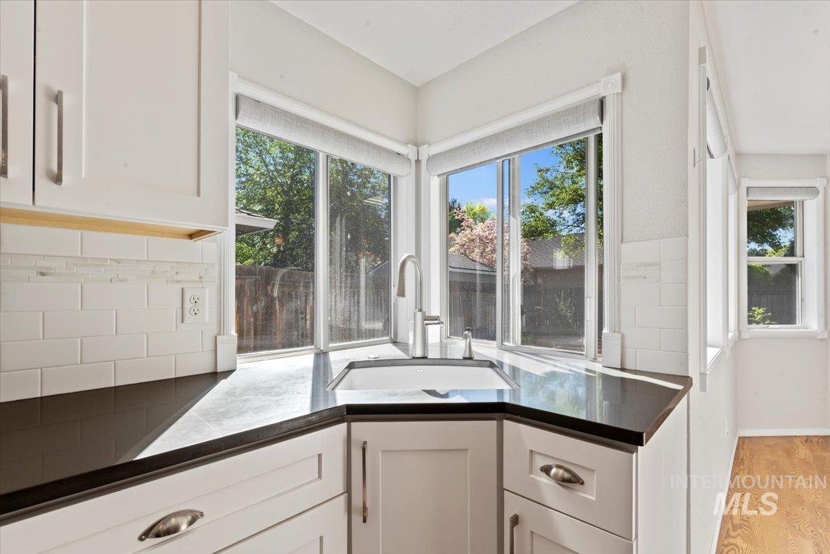 1825 E Seaside Ct. Property Photo 20