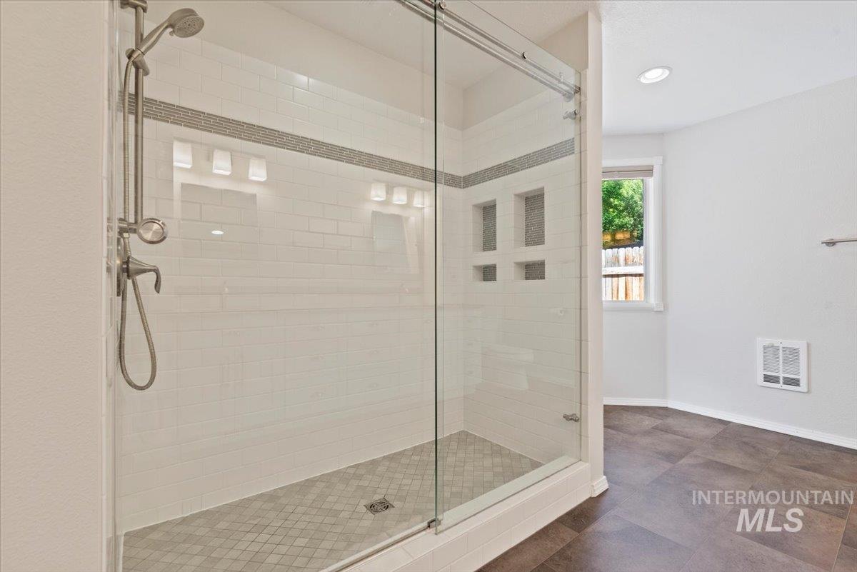 1825 E Seaside Ct. Property Photo 25