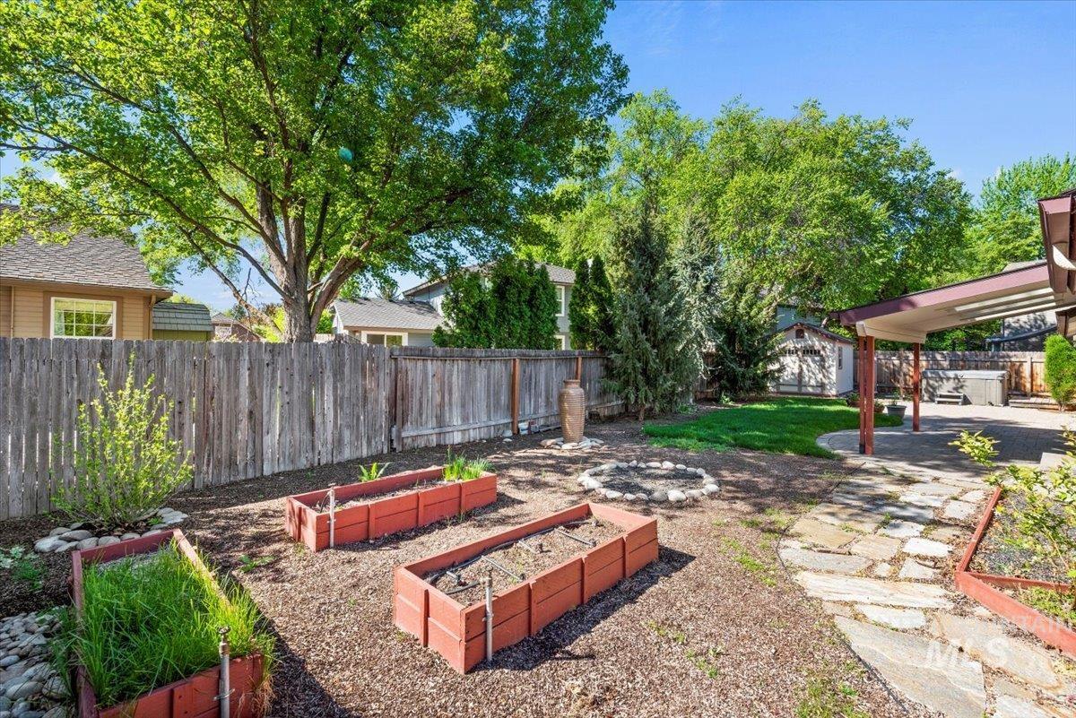 1825 E Seaside Ct. Property Photo 36