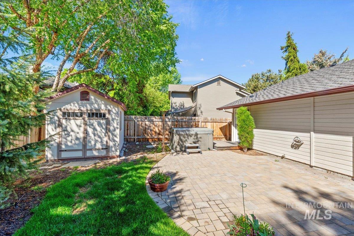 1825 E Seaside Ct. Property Photo 38