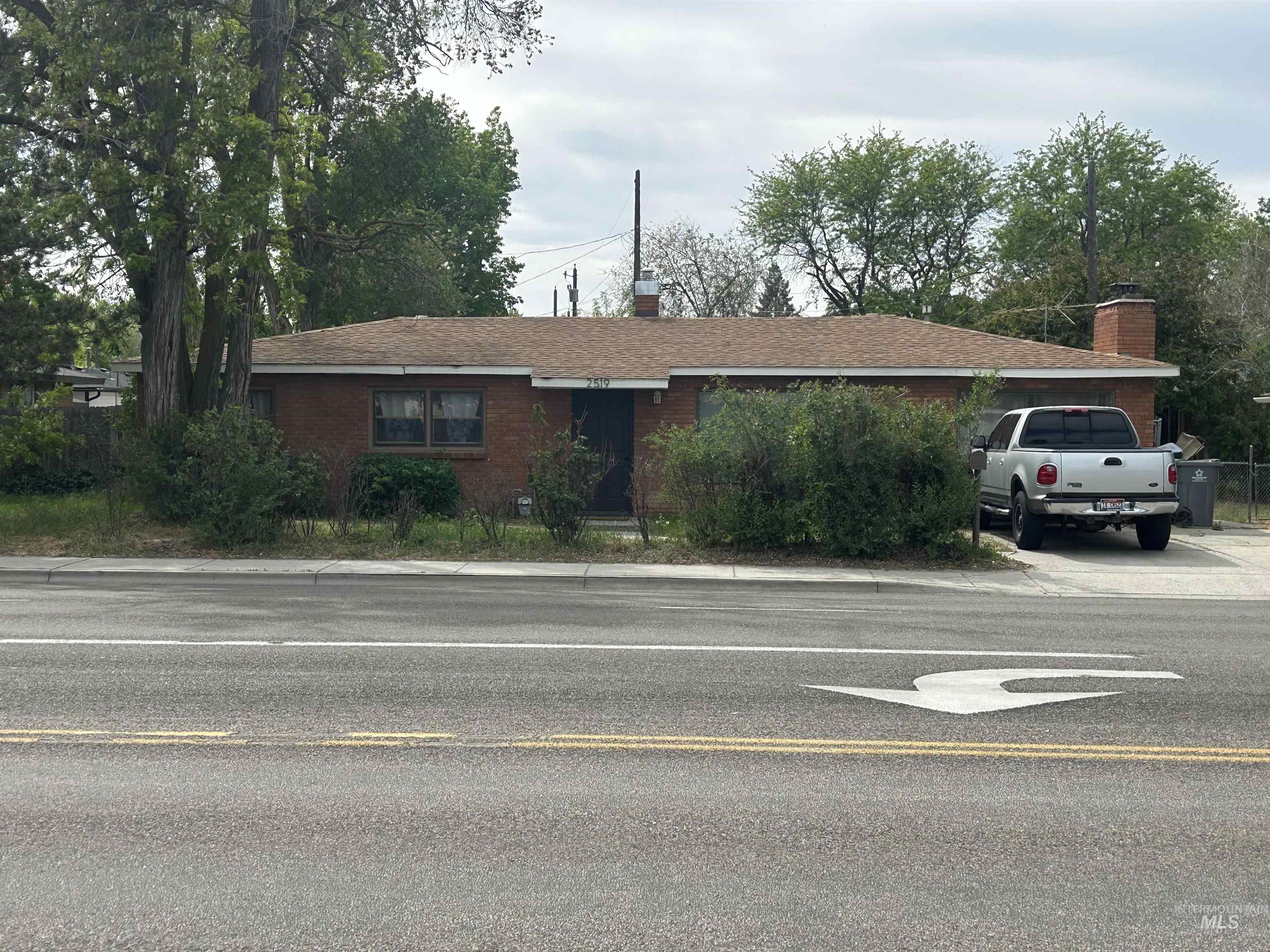 2519 S Vista Avenue Property Photo