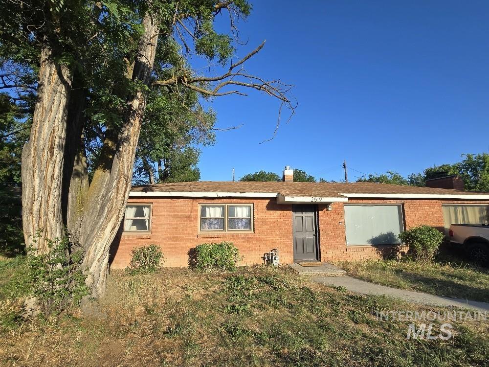 2519 S Vista Avenue Property Photo 2