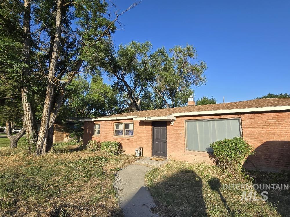2519 S Vista Avenue Property Photo 3
