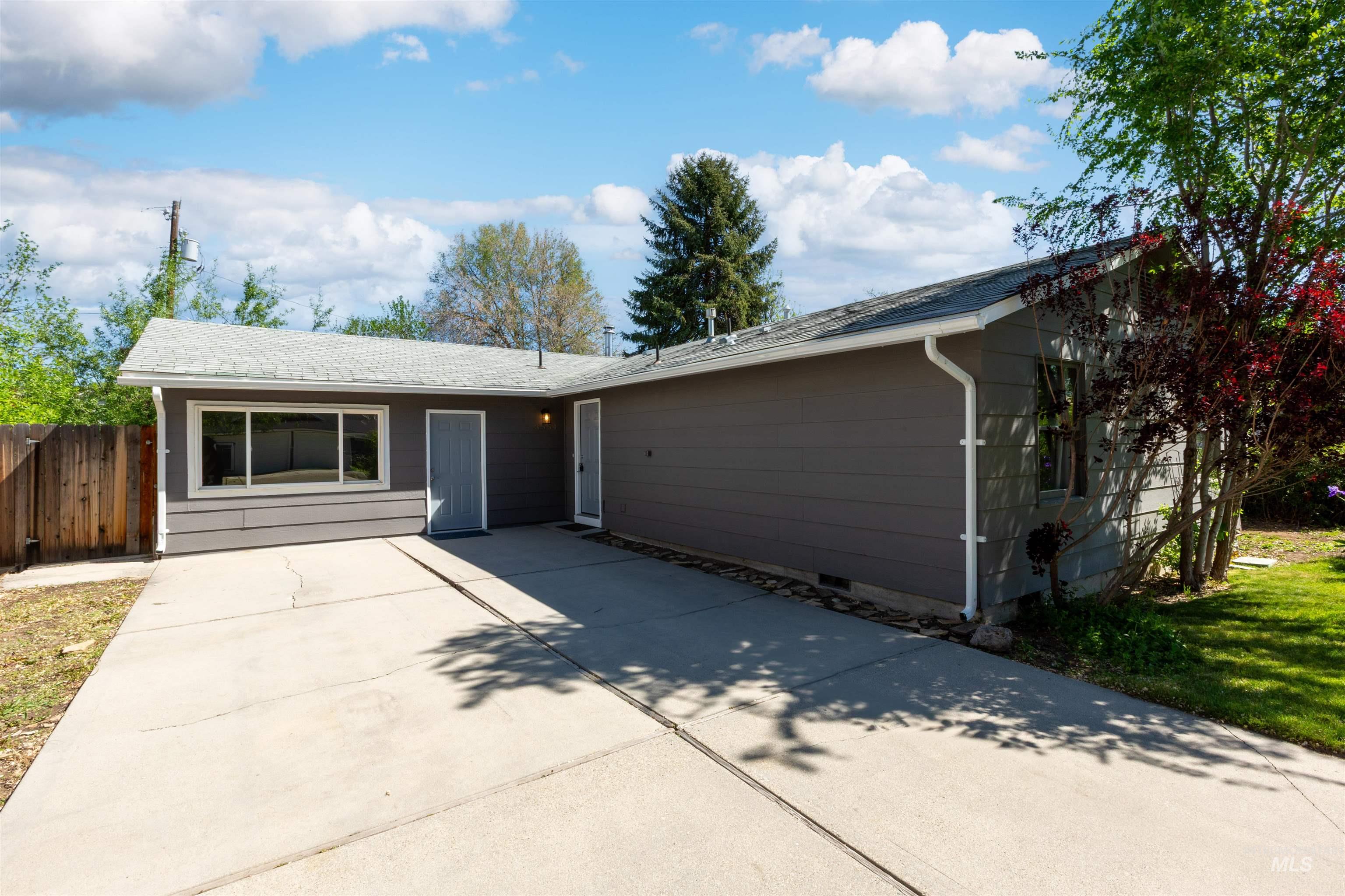 3554 W Hansen Property Photo 1