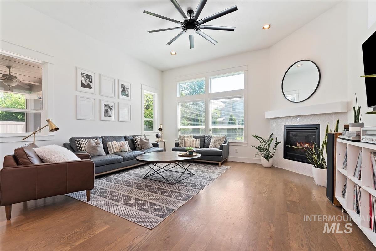 3023 E Tusa Street Property Photo 2