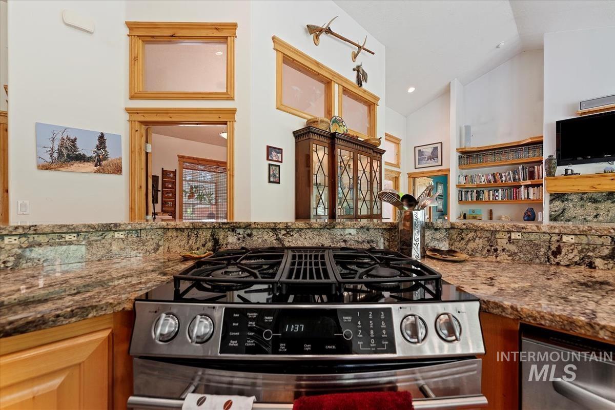32 Coyote Property Photo 16