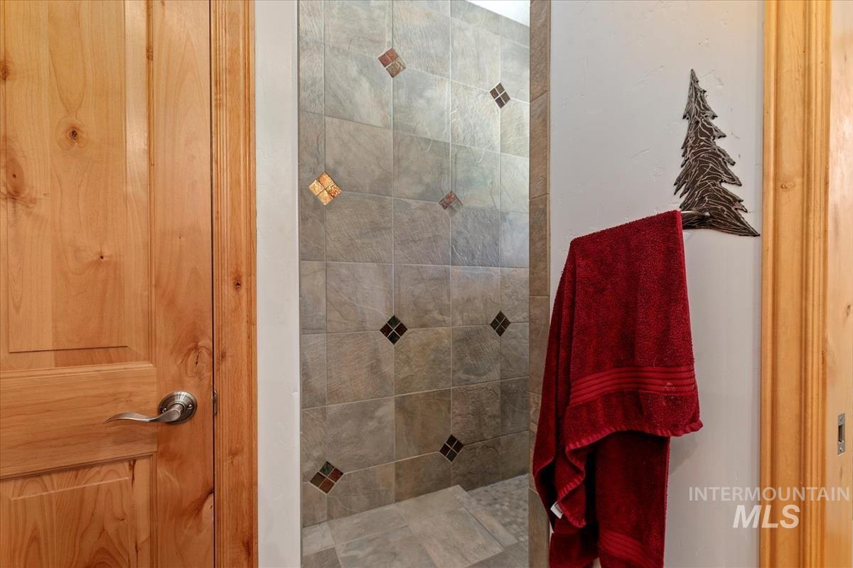 32 Coyote Property Photo 30