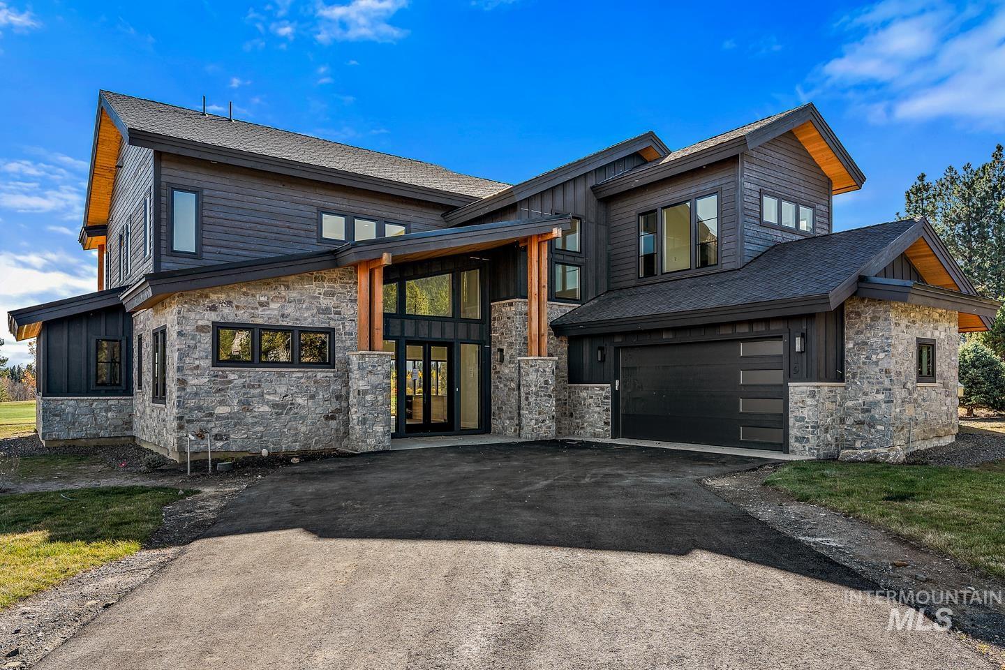 19 Aspen Glade Court Property Photo