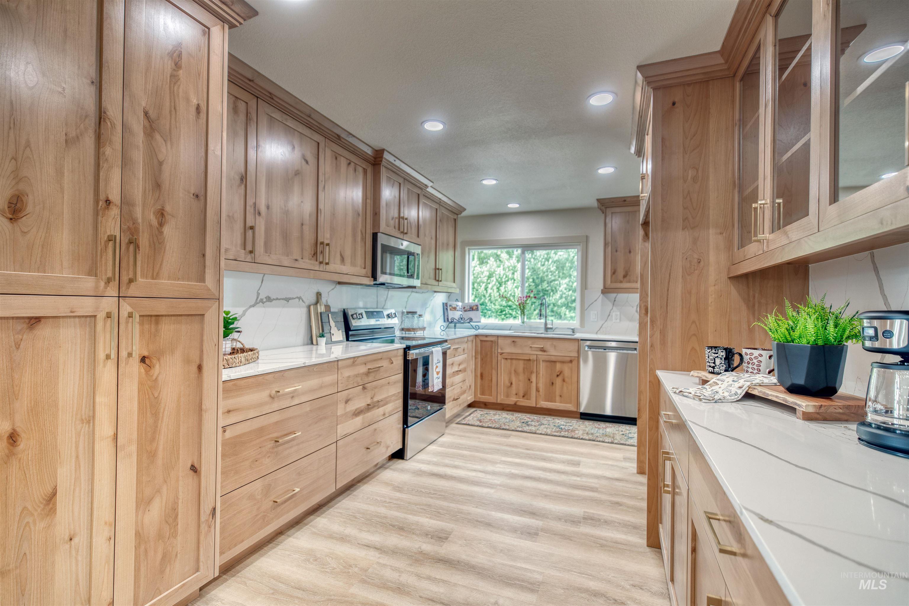 3131 Fuller Rd Property Photo 1