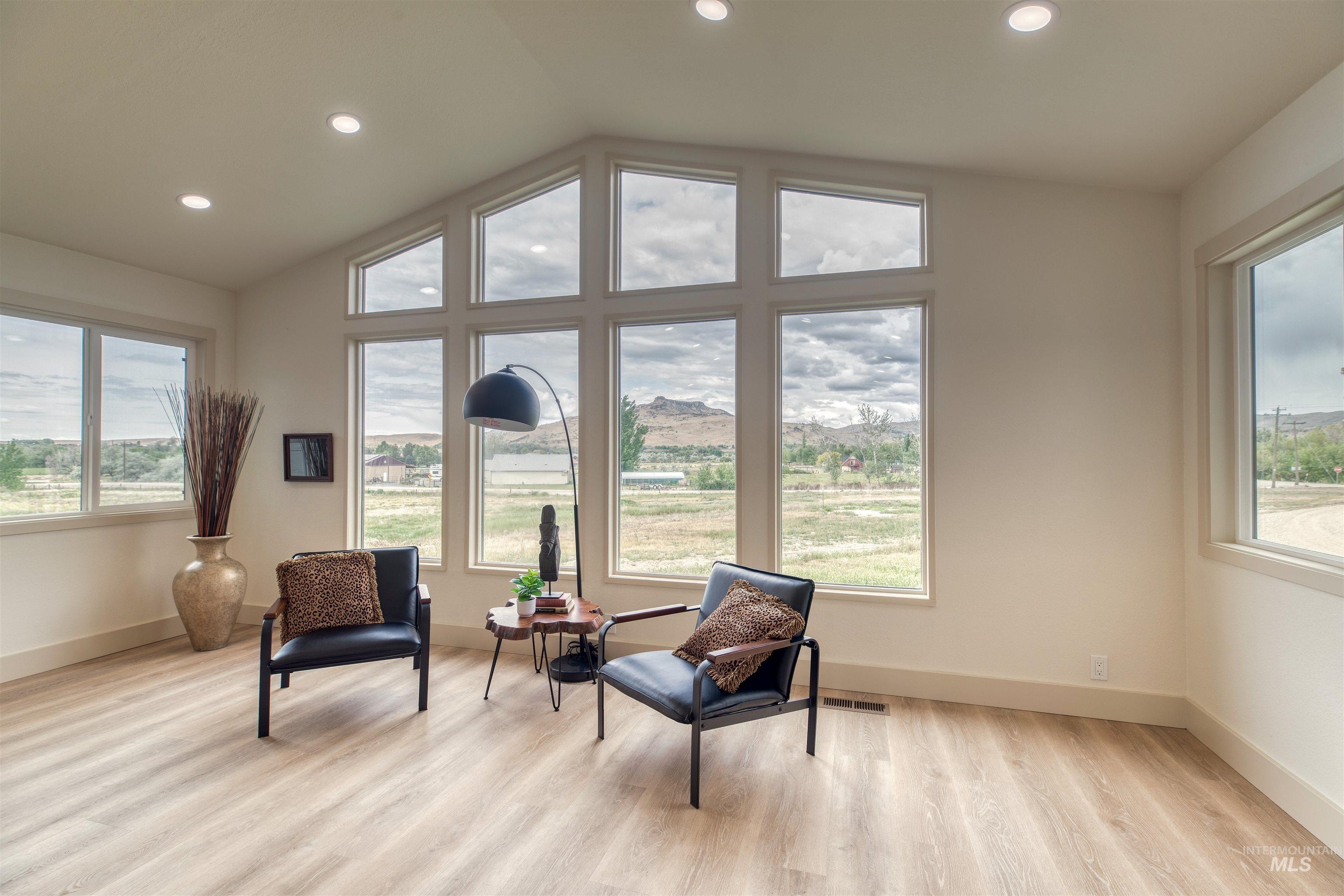 3131 Fuller Rd Property Photo 2