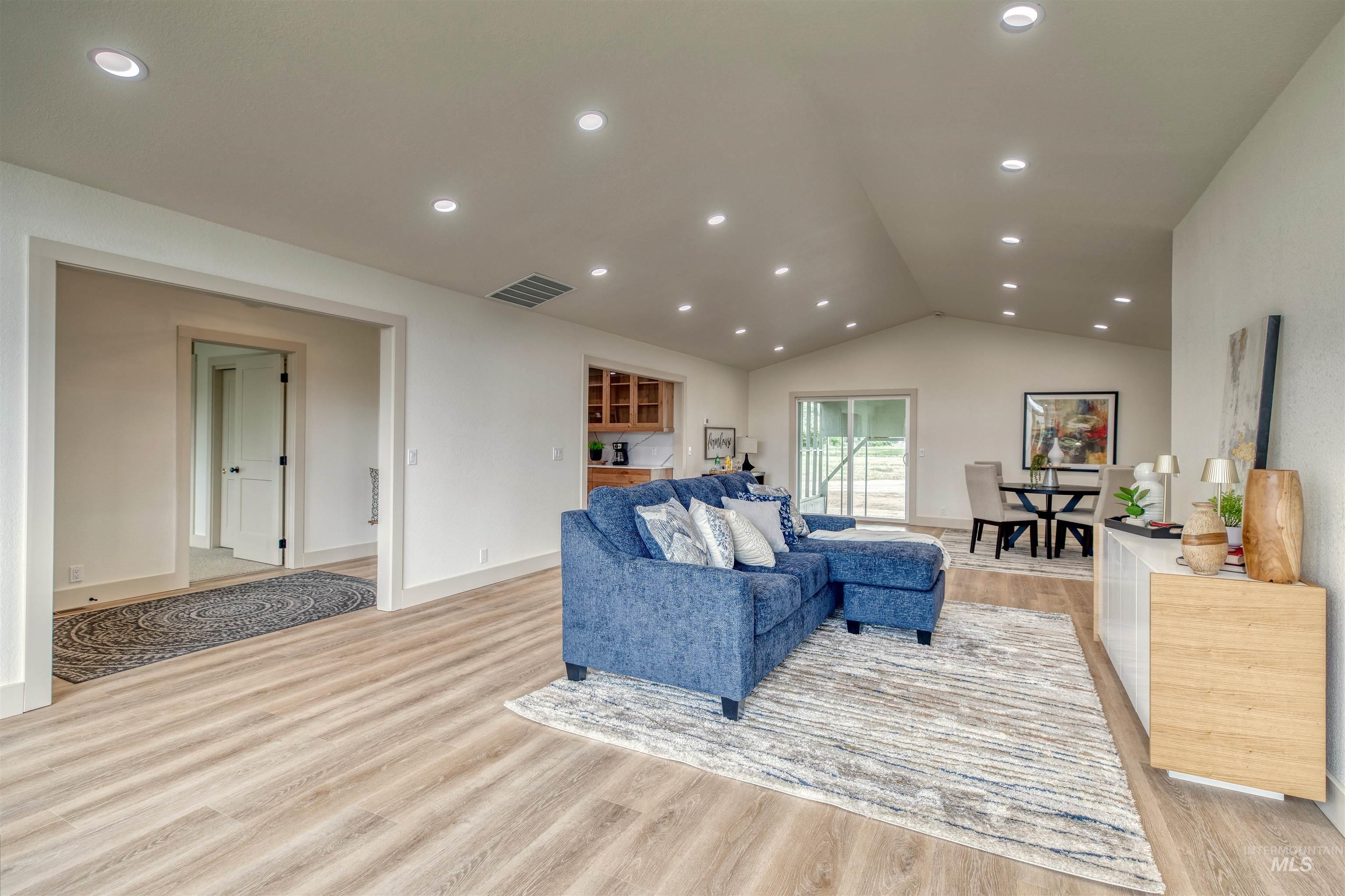 3131 Fuller Rd Property Photo 9