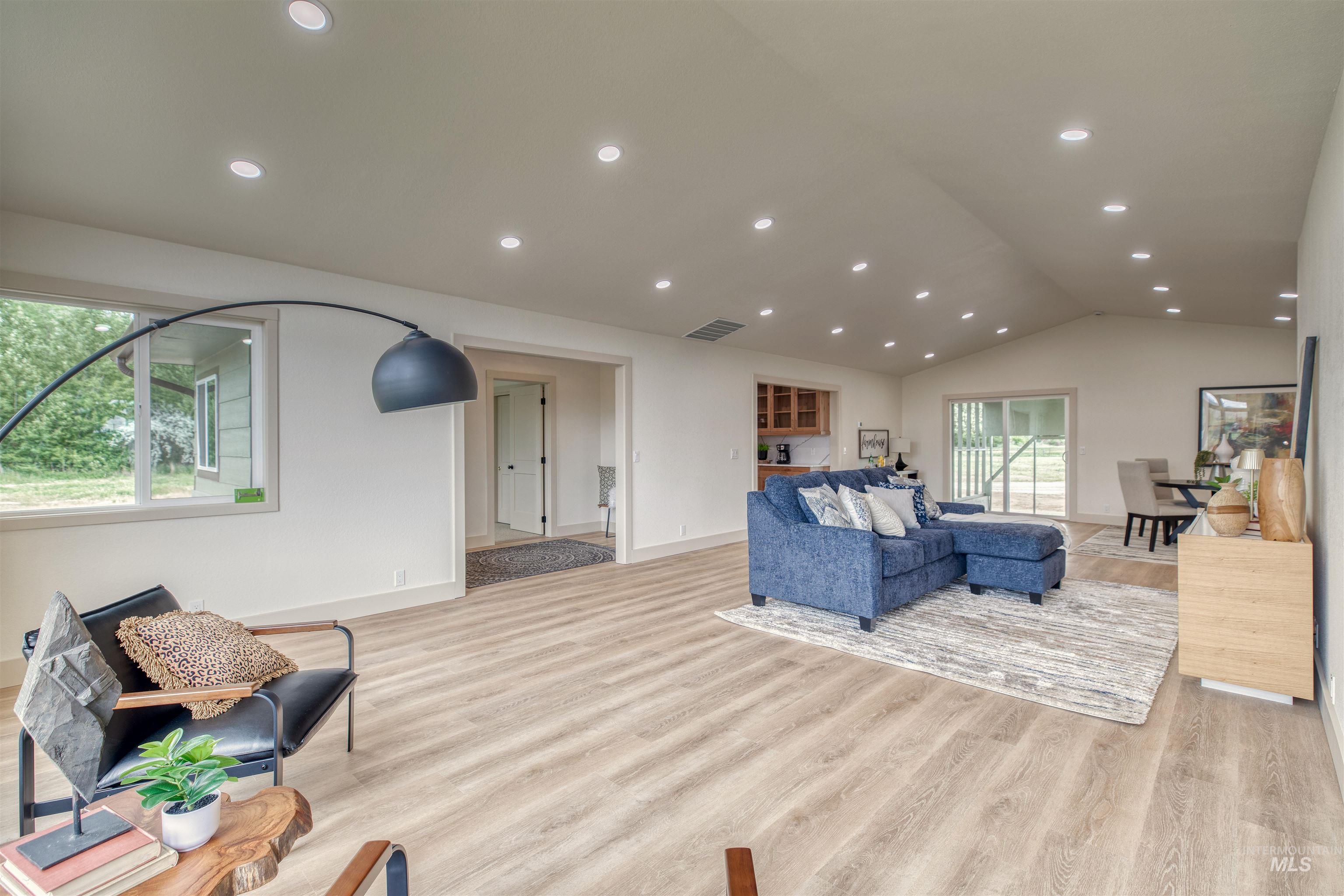 3131 Fuller Rd Property Photo 10