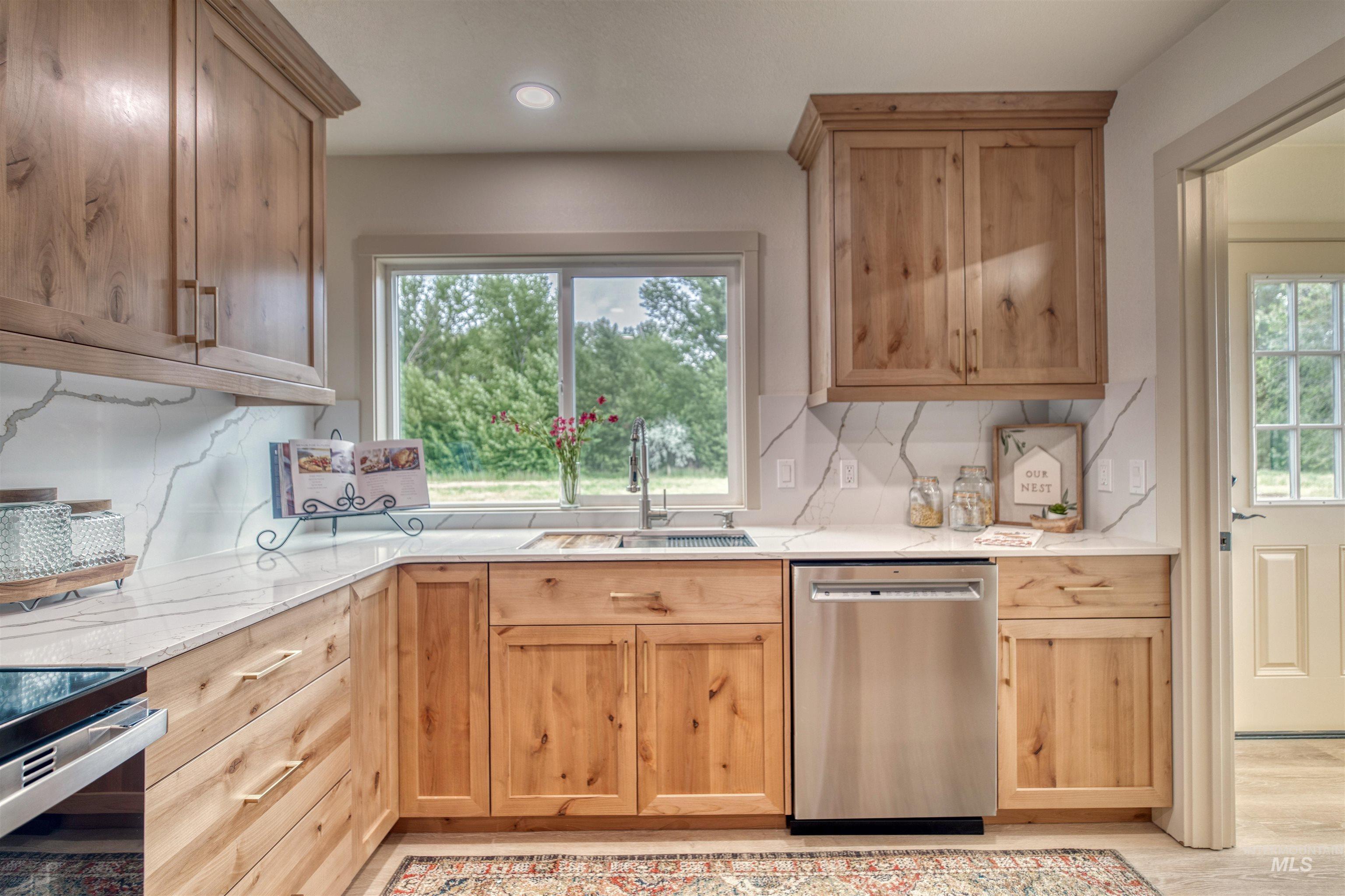 3131 Fuller Rd Property Photo 13