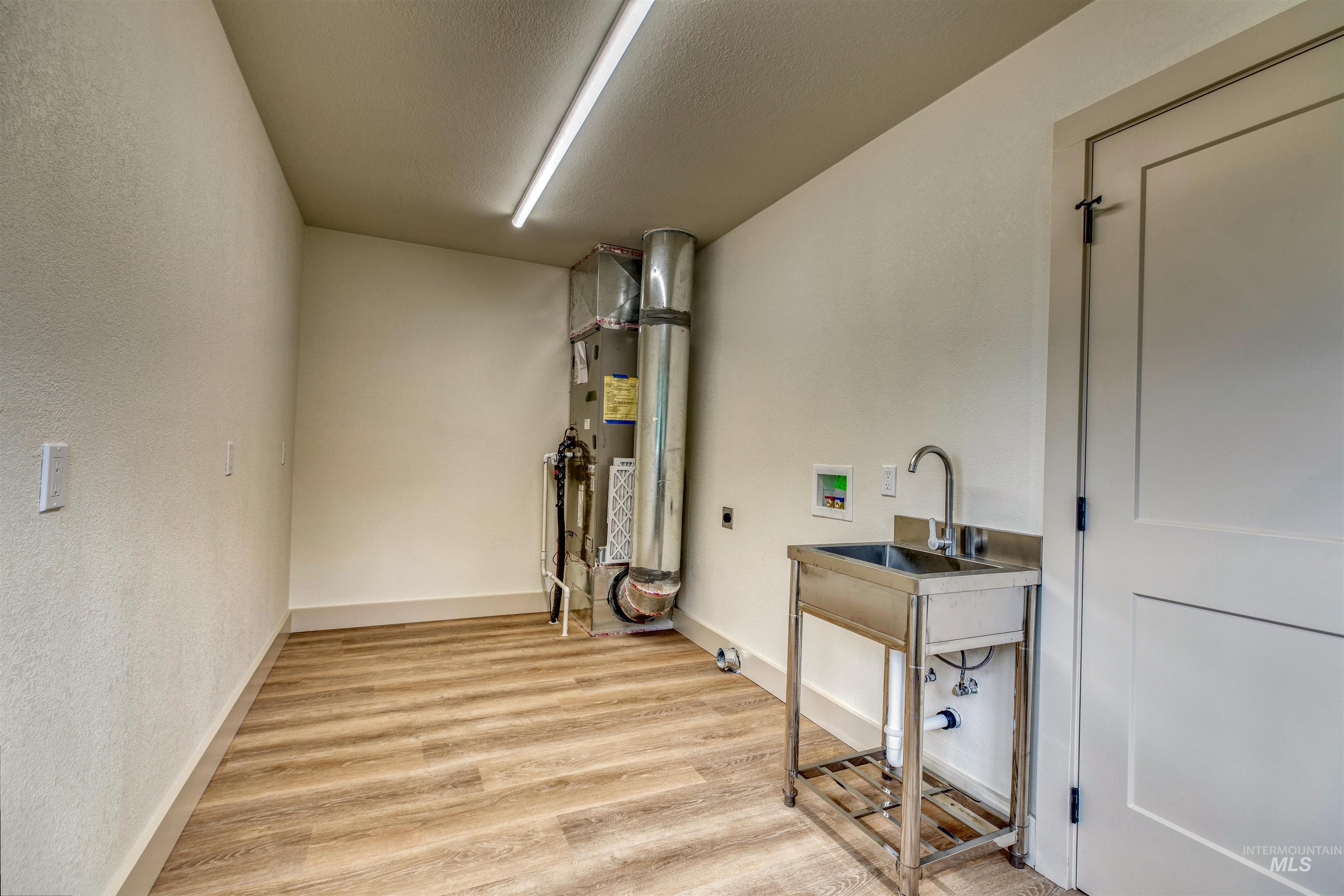 3131 Fuller Rd Property Photo 18