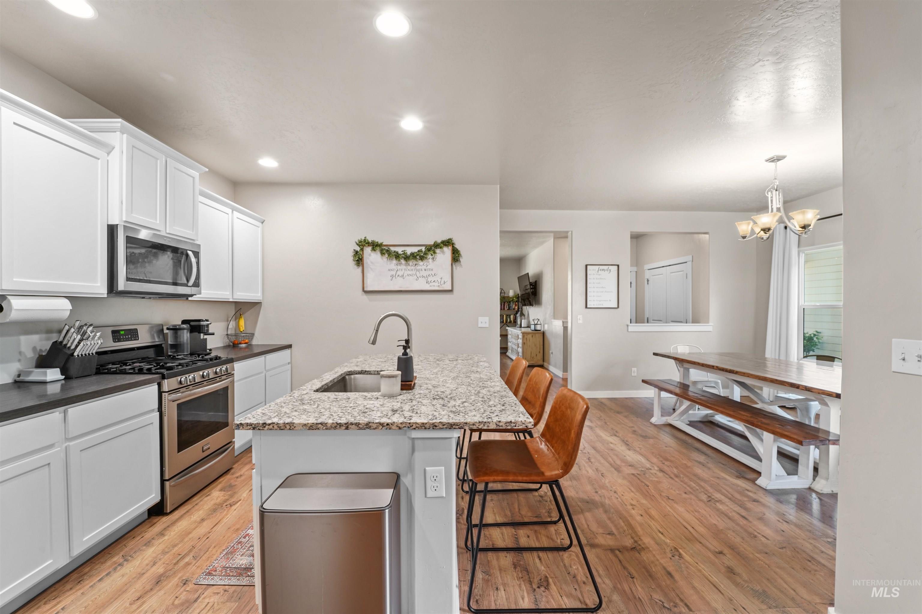 963 W. Parkstone St. Property Photo 16