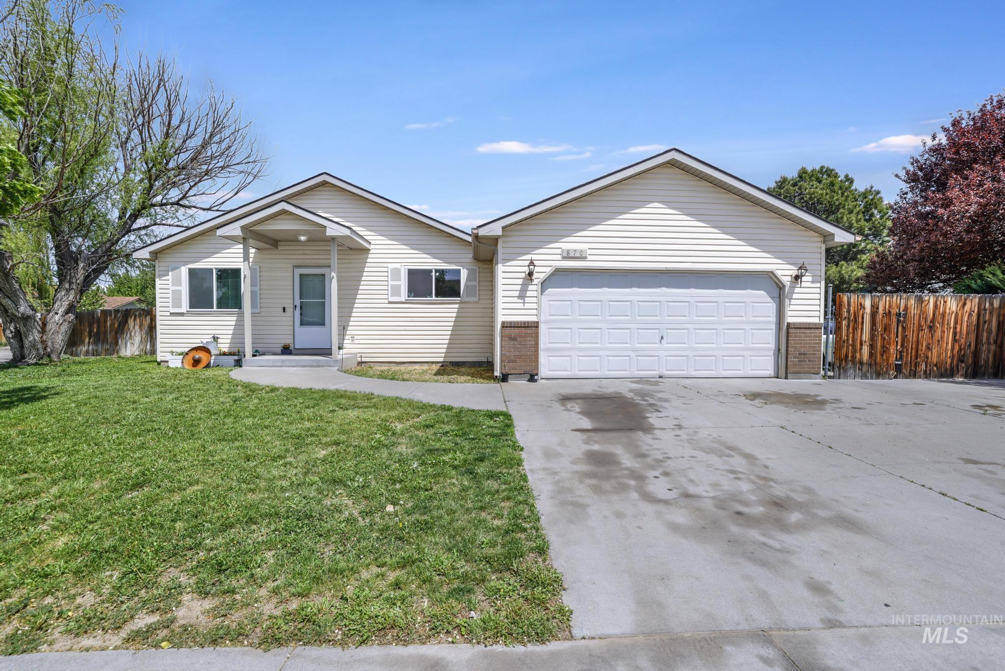 870 Gregory Lane Property Photo