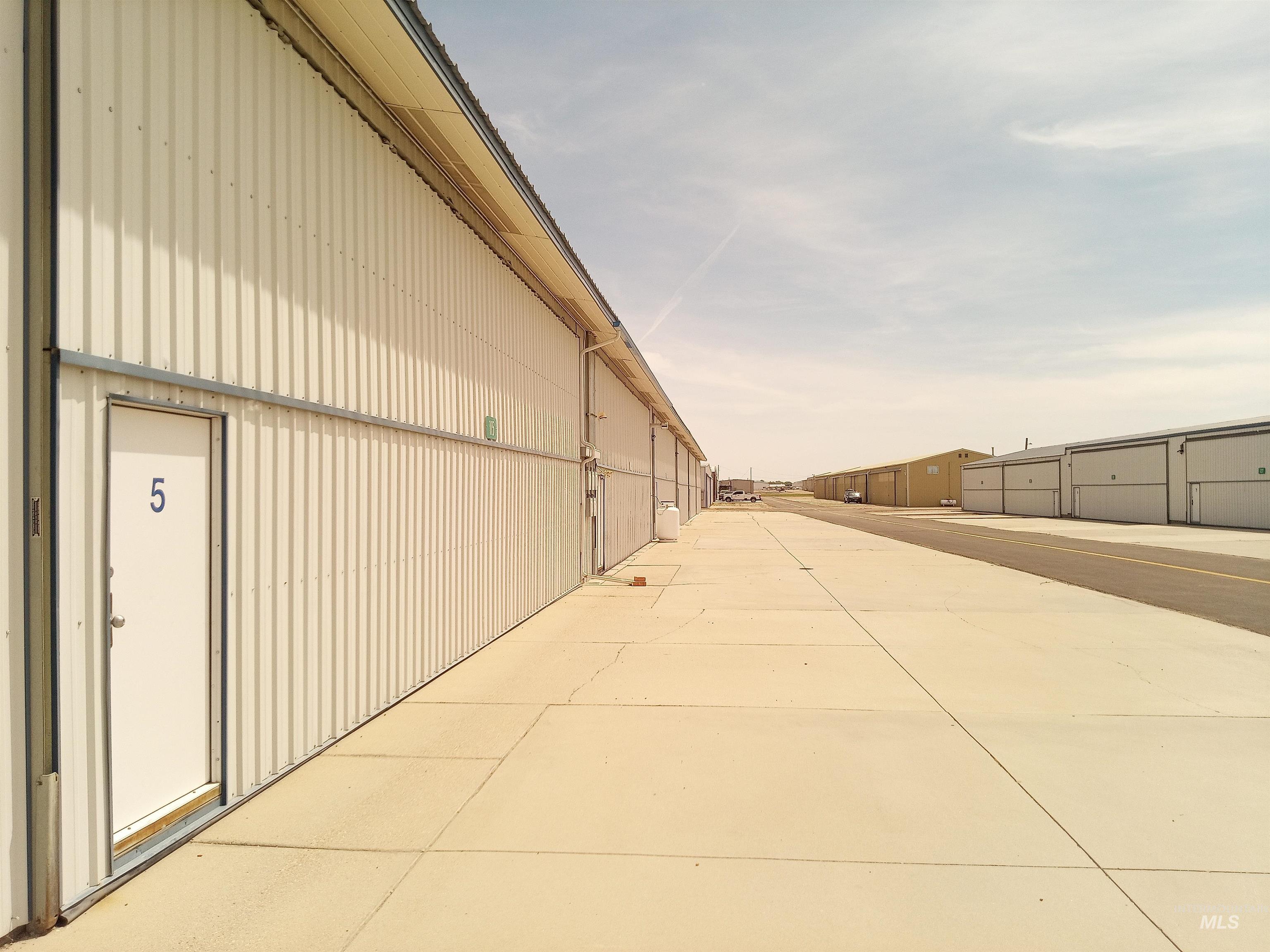 4321 Aviation Way Property Photo 2