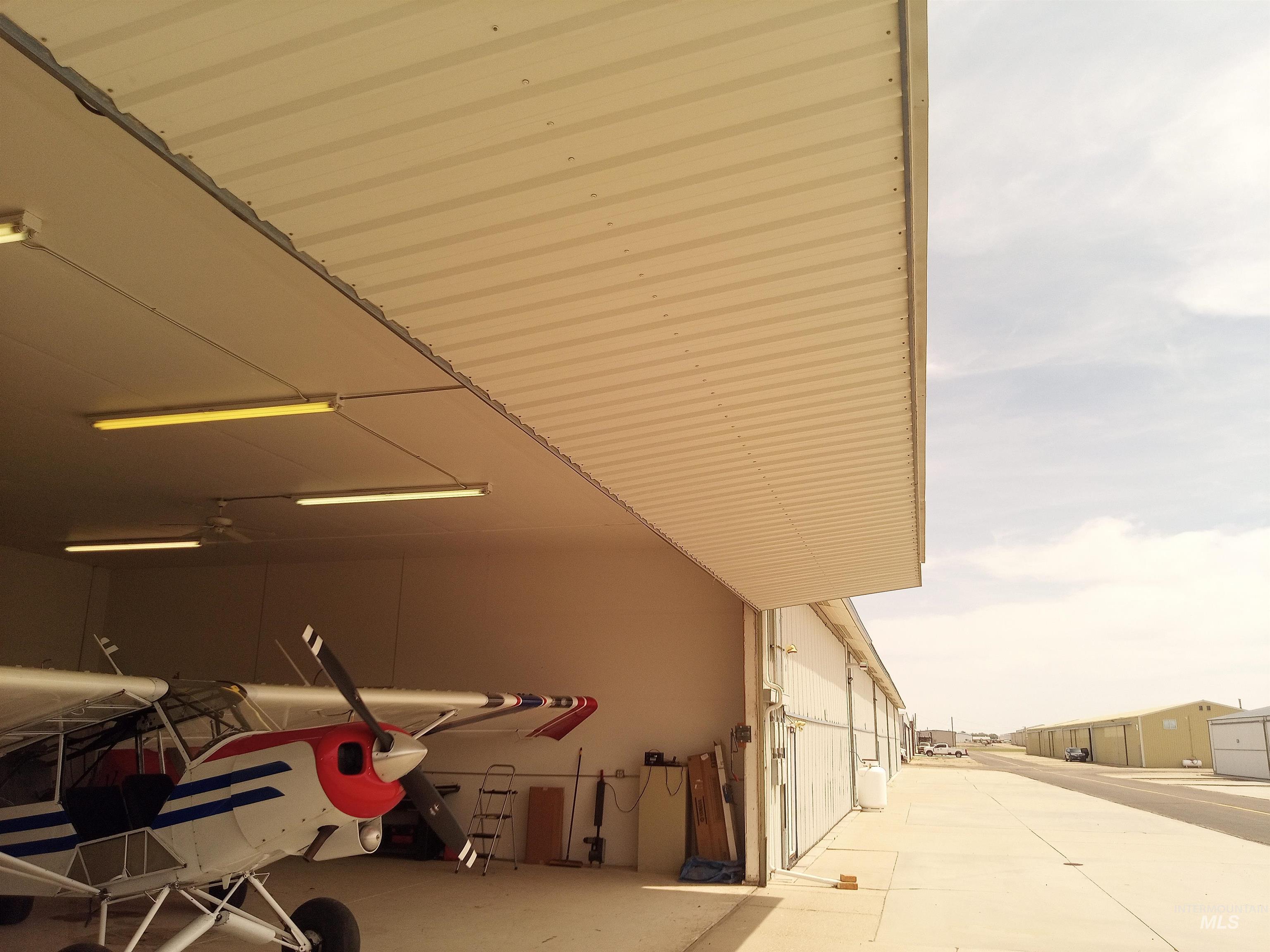 4321 Aviation Way Property Photo 15
