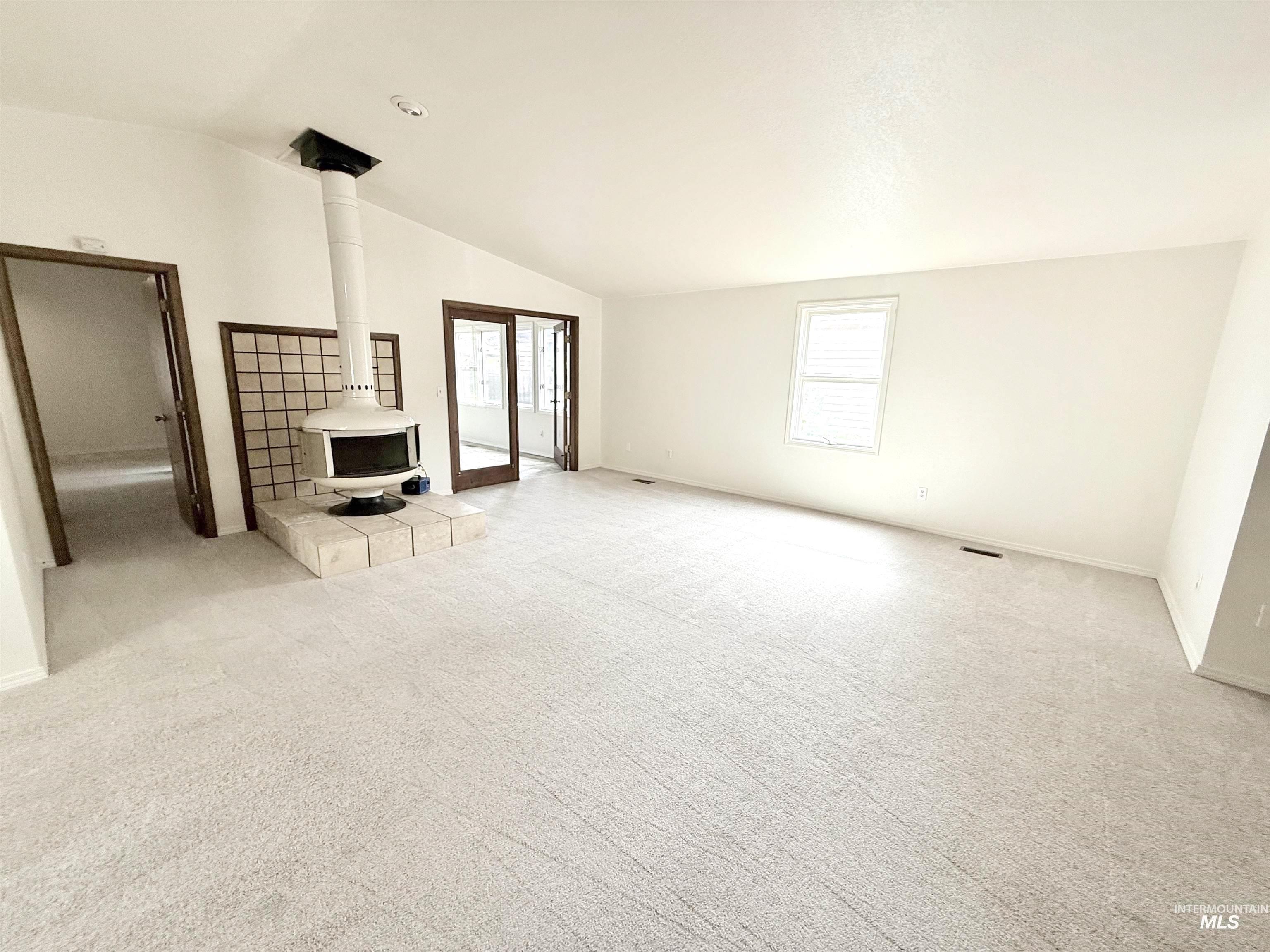 3809 W Kootenai Property Photo 4