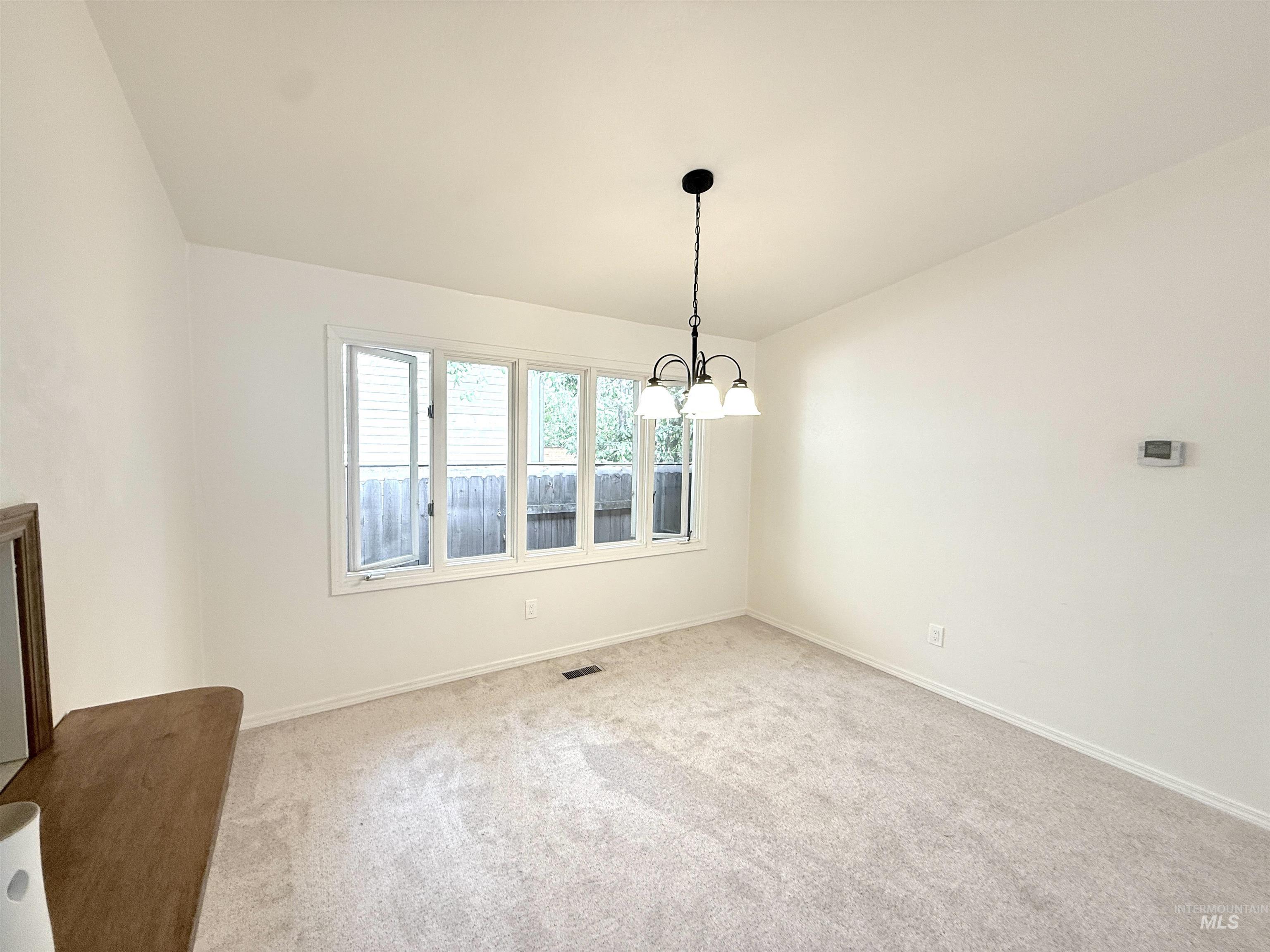 3809 W Kootenai Property Photo 6