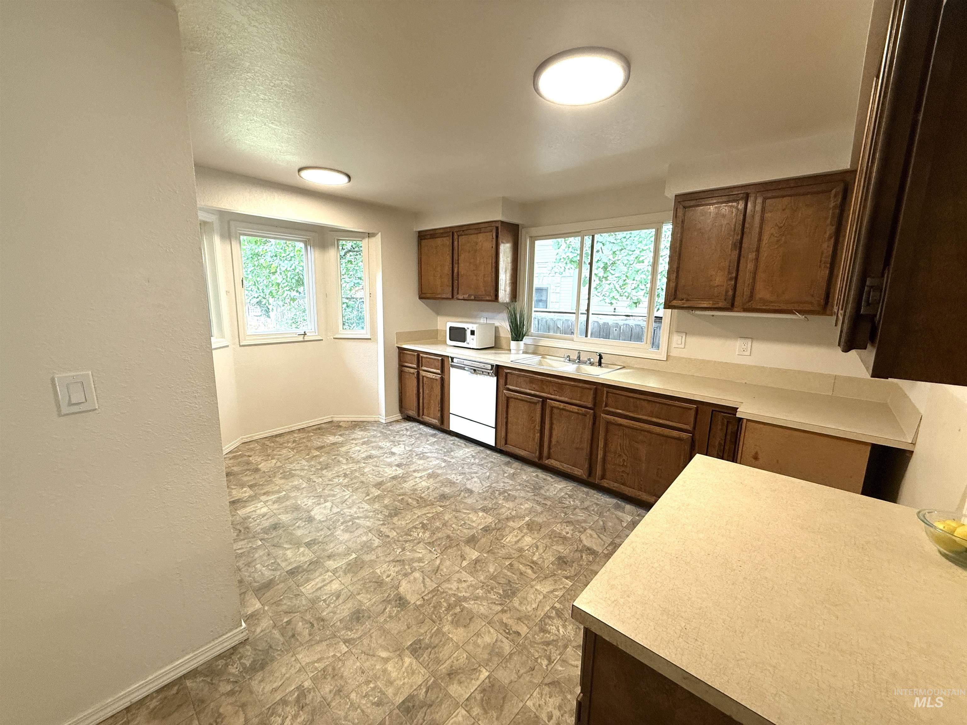 3809 W Kootenai Property Photo 11