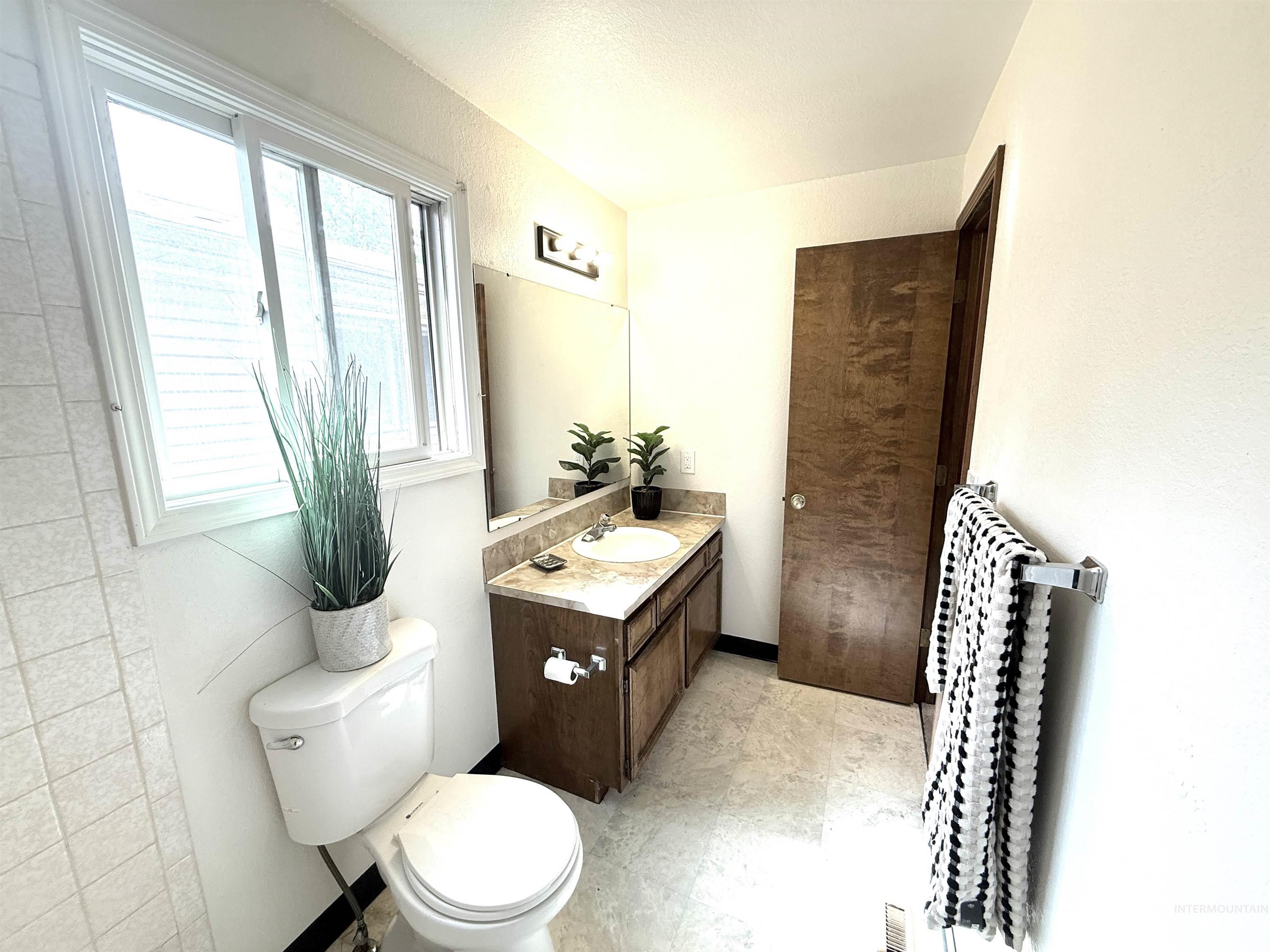 3809 W Kootenai Property Photo 13