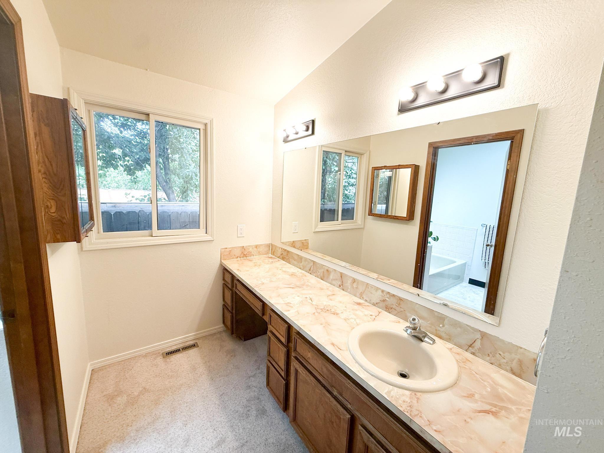 3809 W Kootenai Property Photo 15