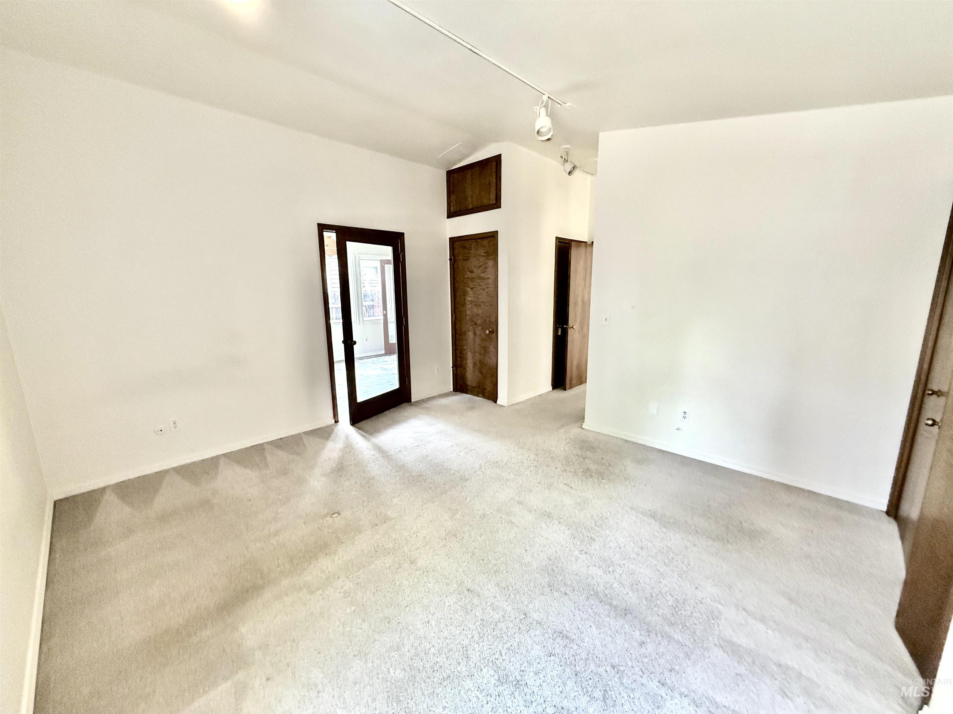 3809 W Kootenai Property Photo 17
