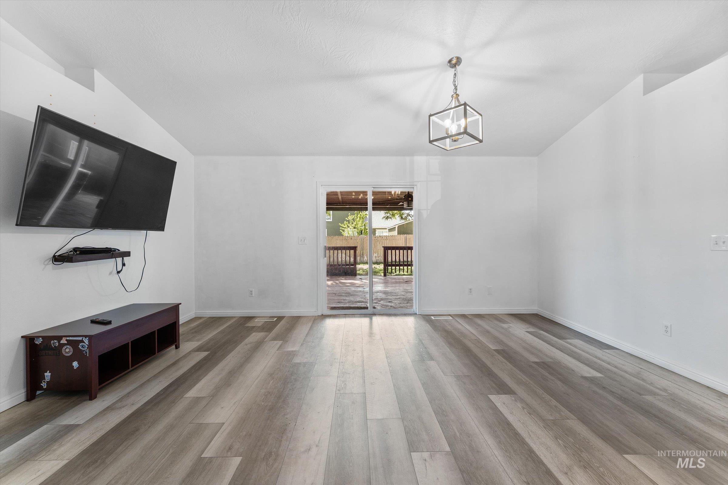 3004 Sandstone Pl Property Photo 6