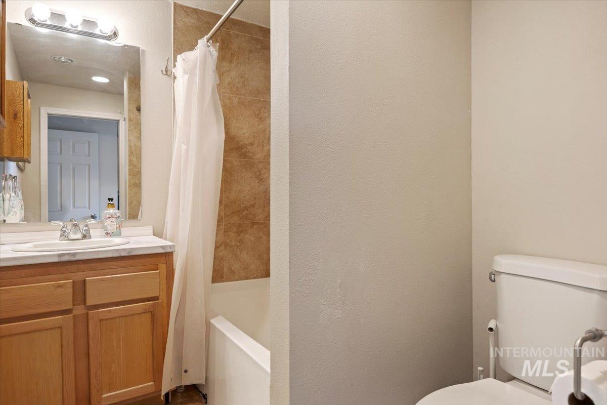 129 S Chestnut St Property Photo 17