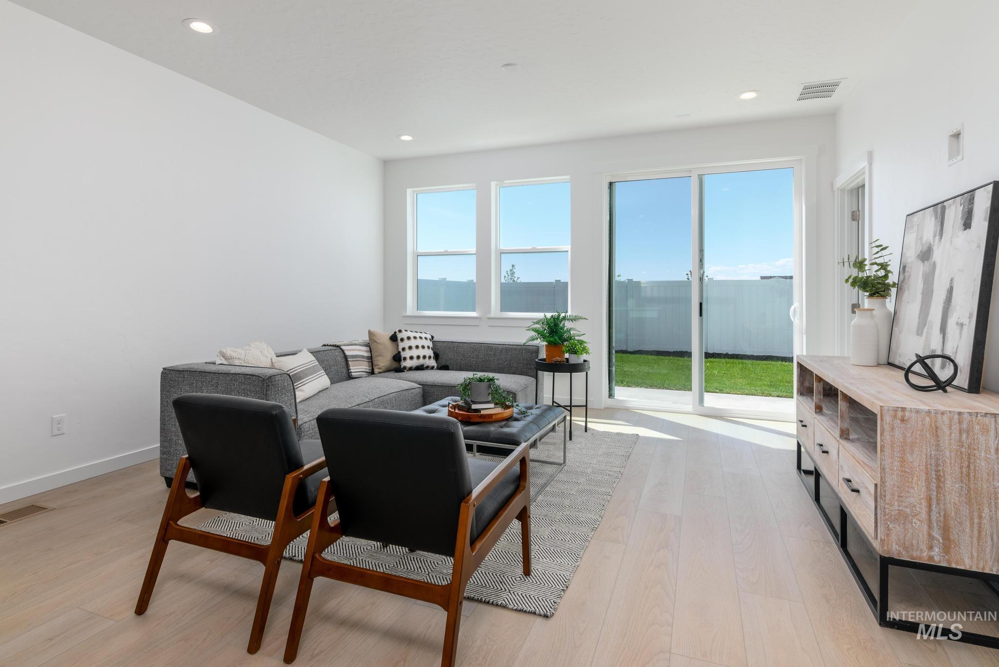 14655 Wing Spread Dr Property Photo 4