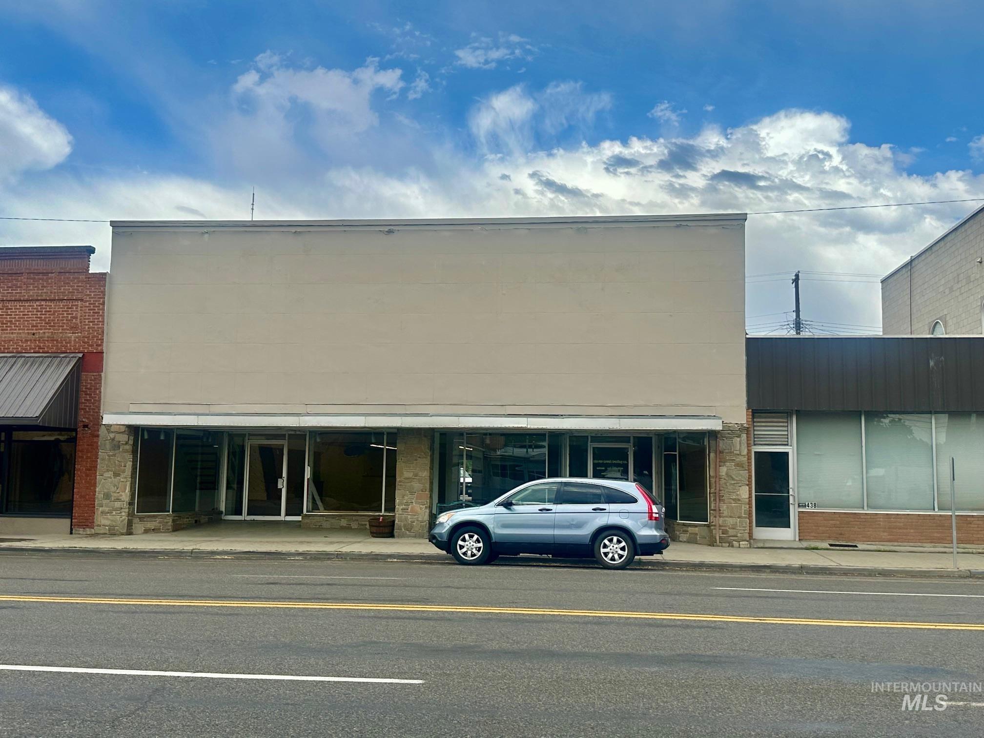 430 Main St. Property Photo