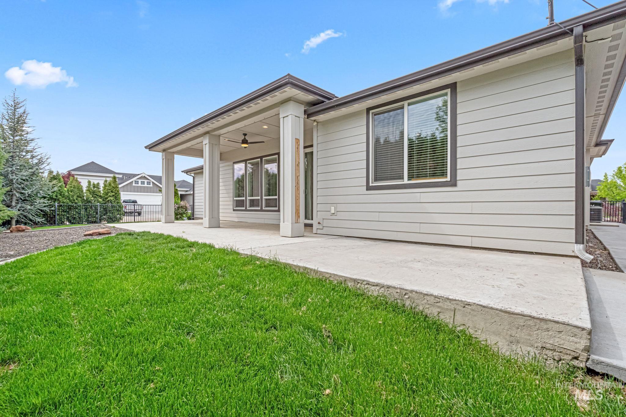 1073 W Smoky Quartz Street Property Photo 36