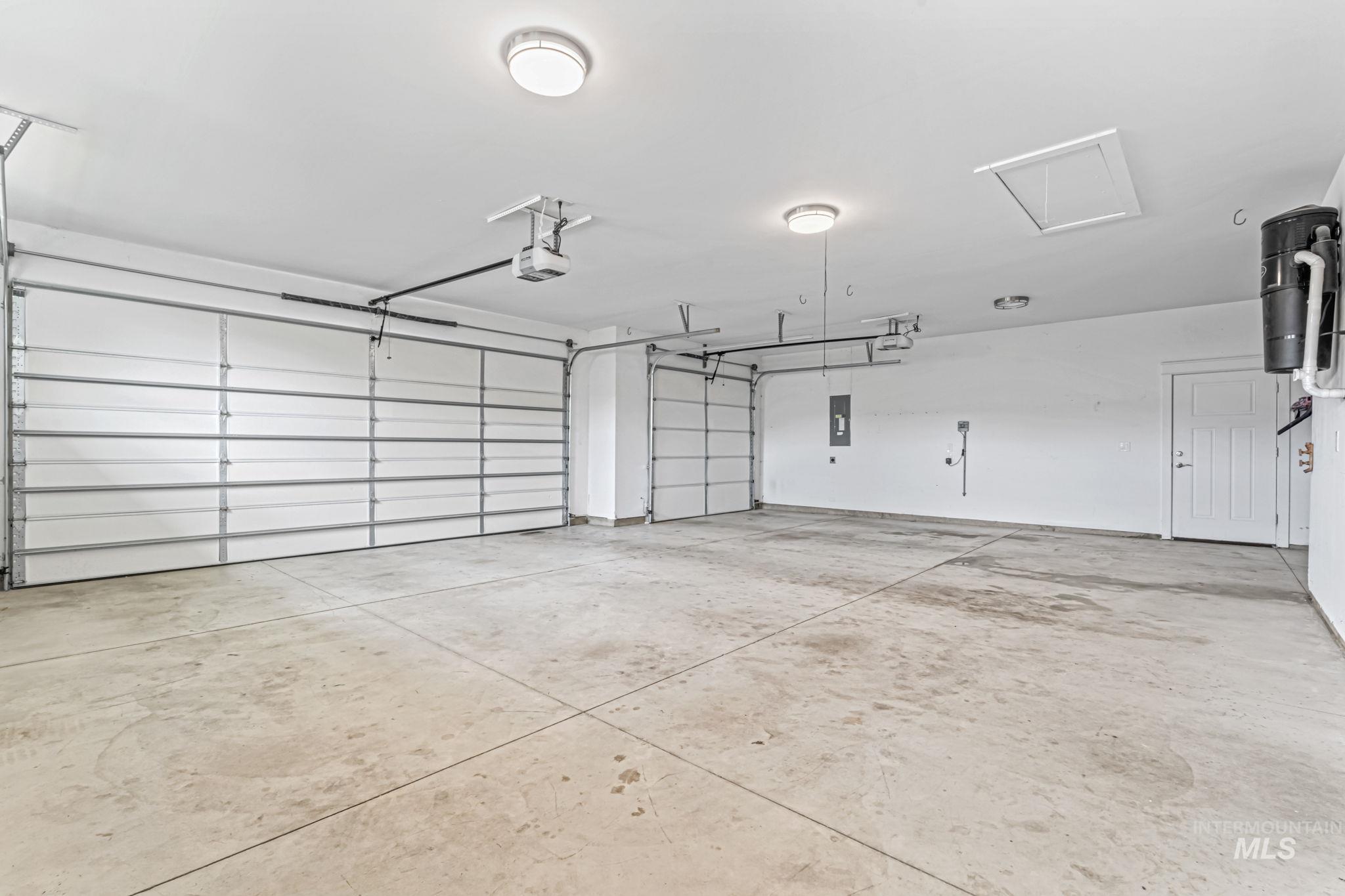 1073 W Smoky Quartz Street Property Photo 39
