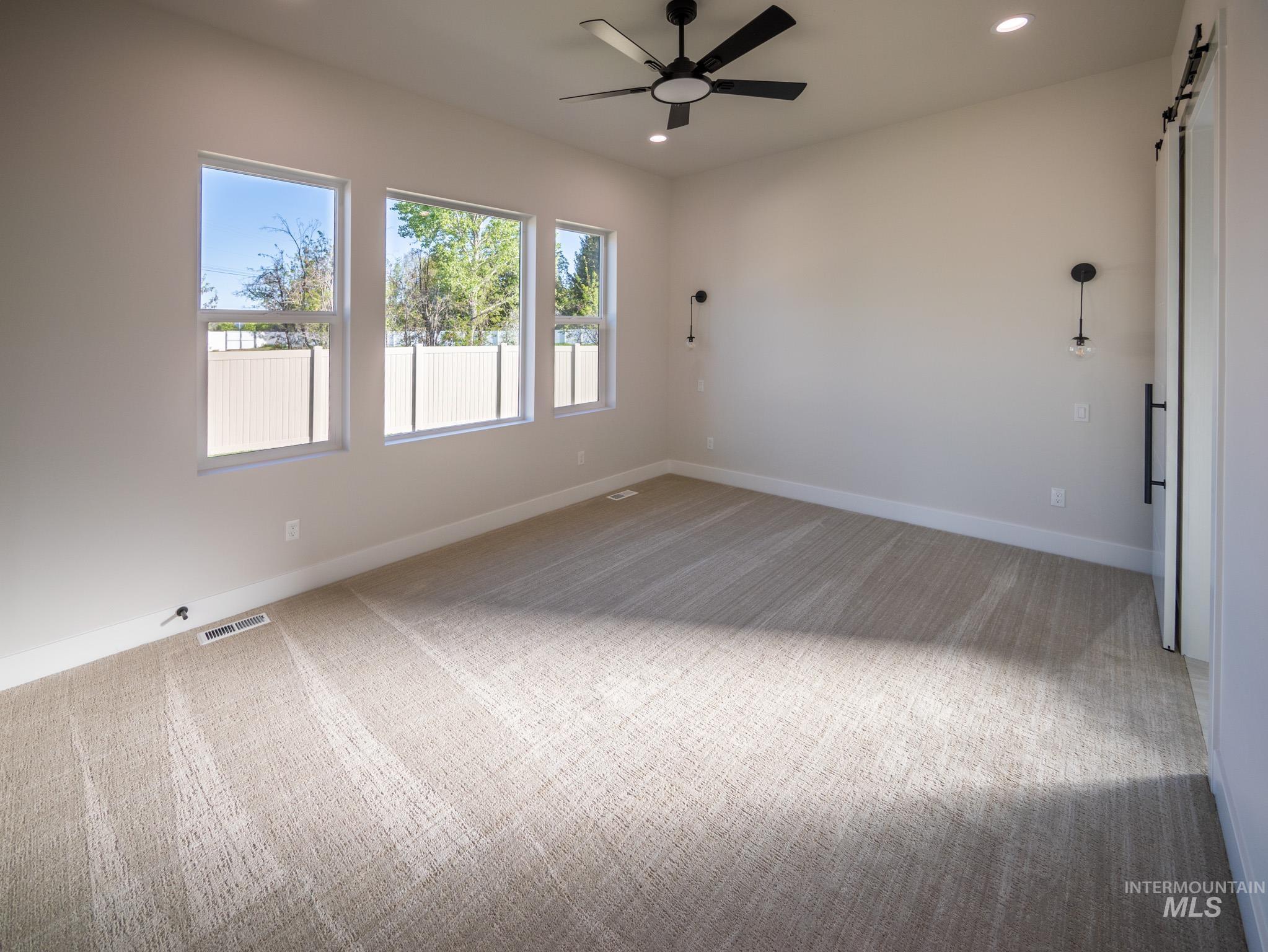 1590 N Watershed Ln Property Photo 15