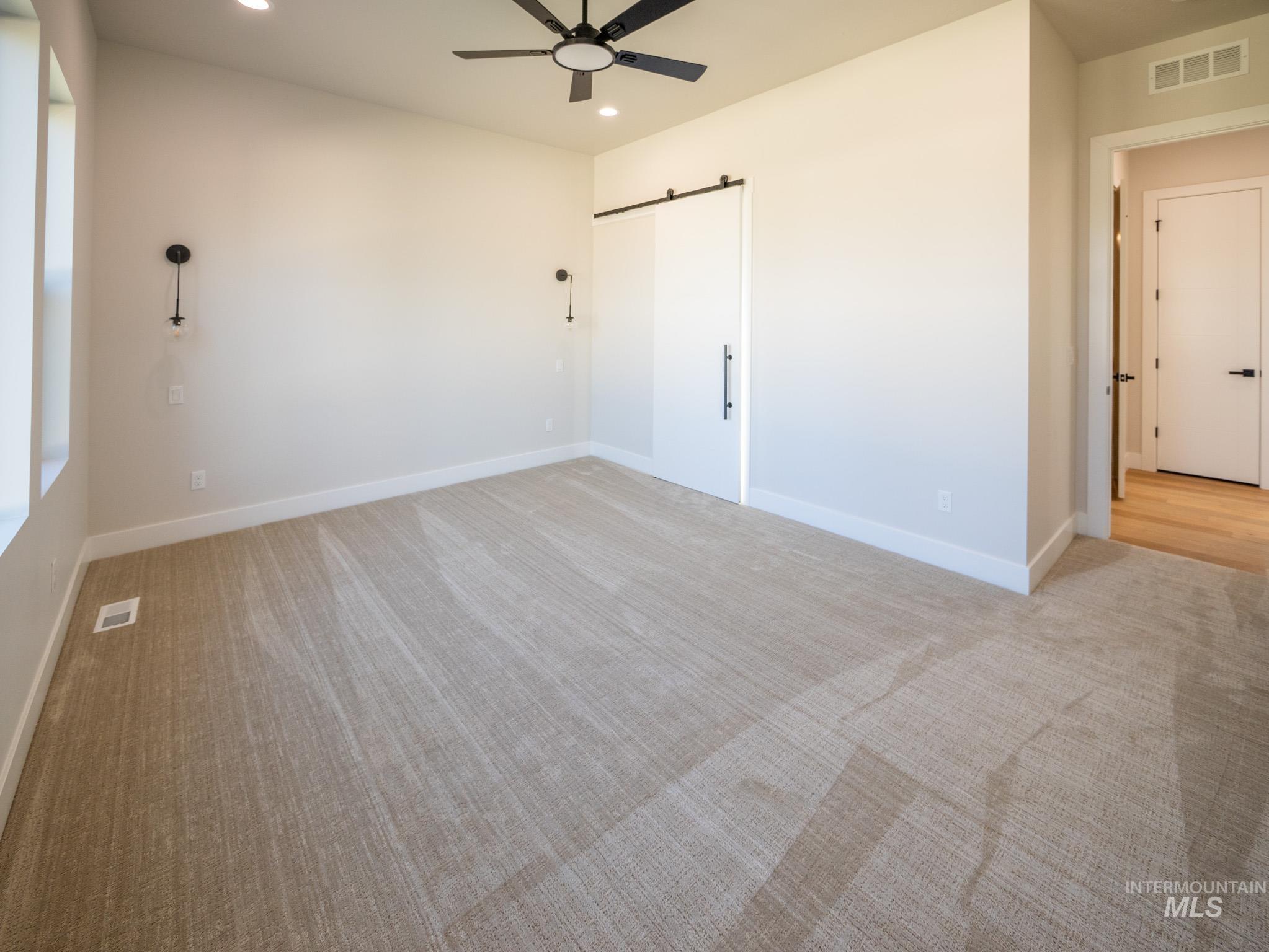 1590 N Watershed Ln Property Photo 16