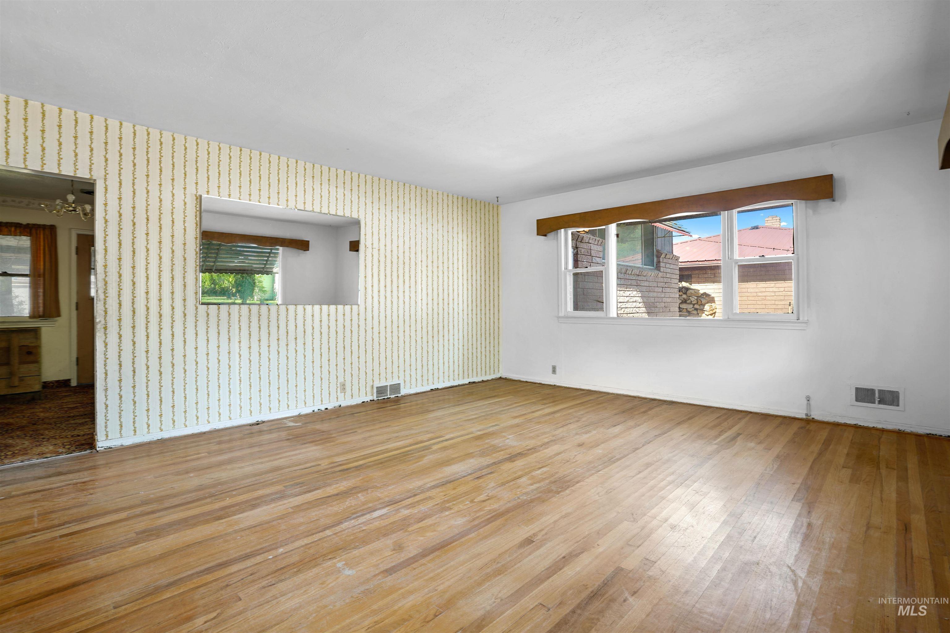 526 13th Street Property Photo 3