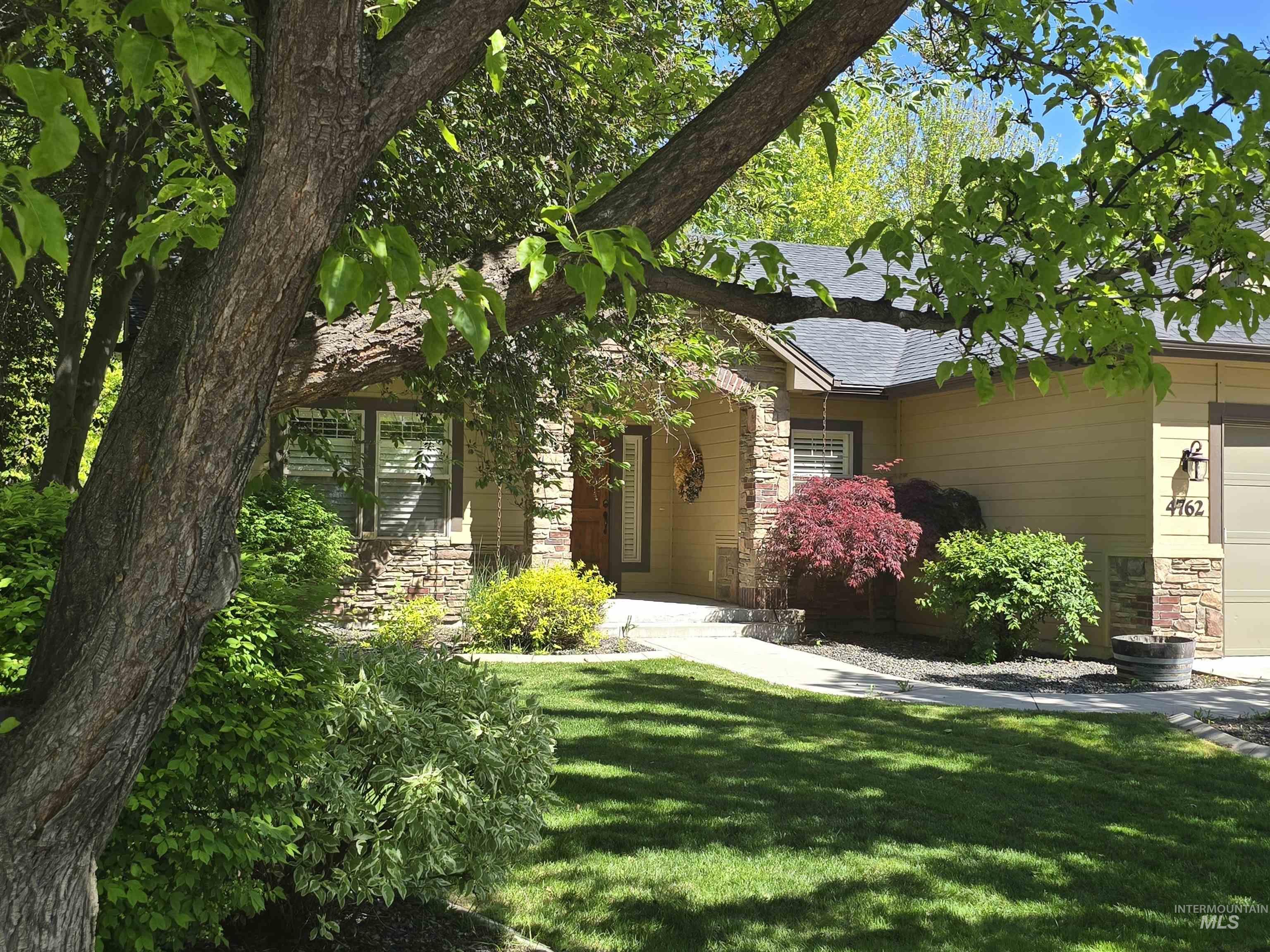 4762 S Skyridge Way Property Photo 2