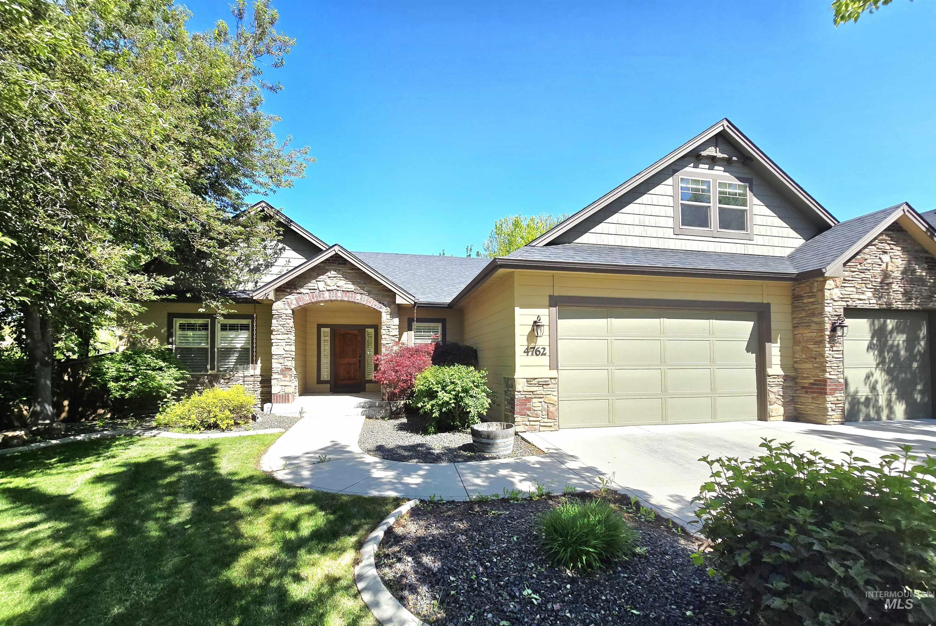 4762 S Skyridge Way Property Photo 3