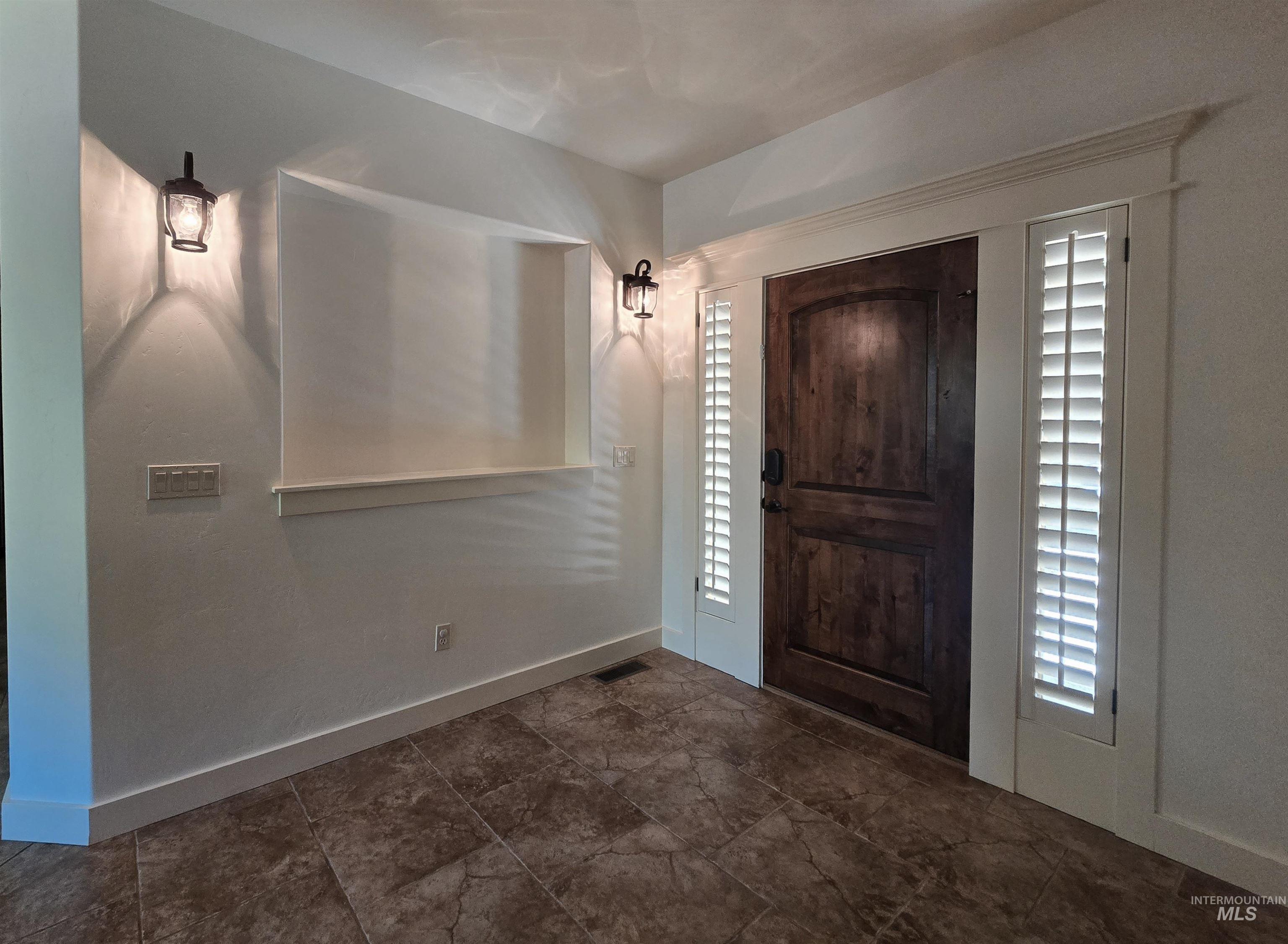 4762 S Skyridge Way Property Photo 4
