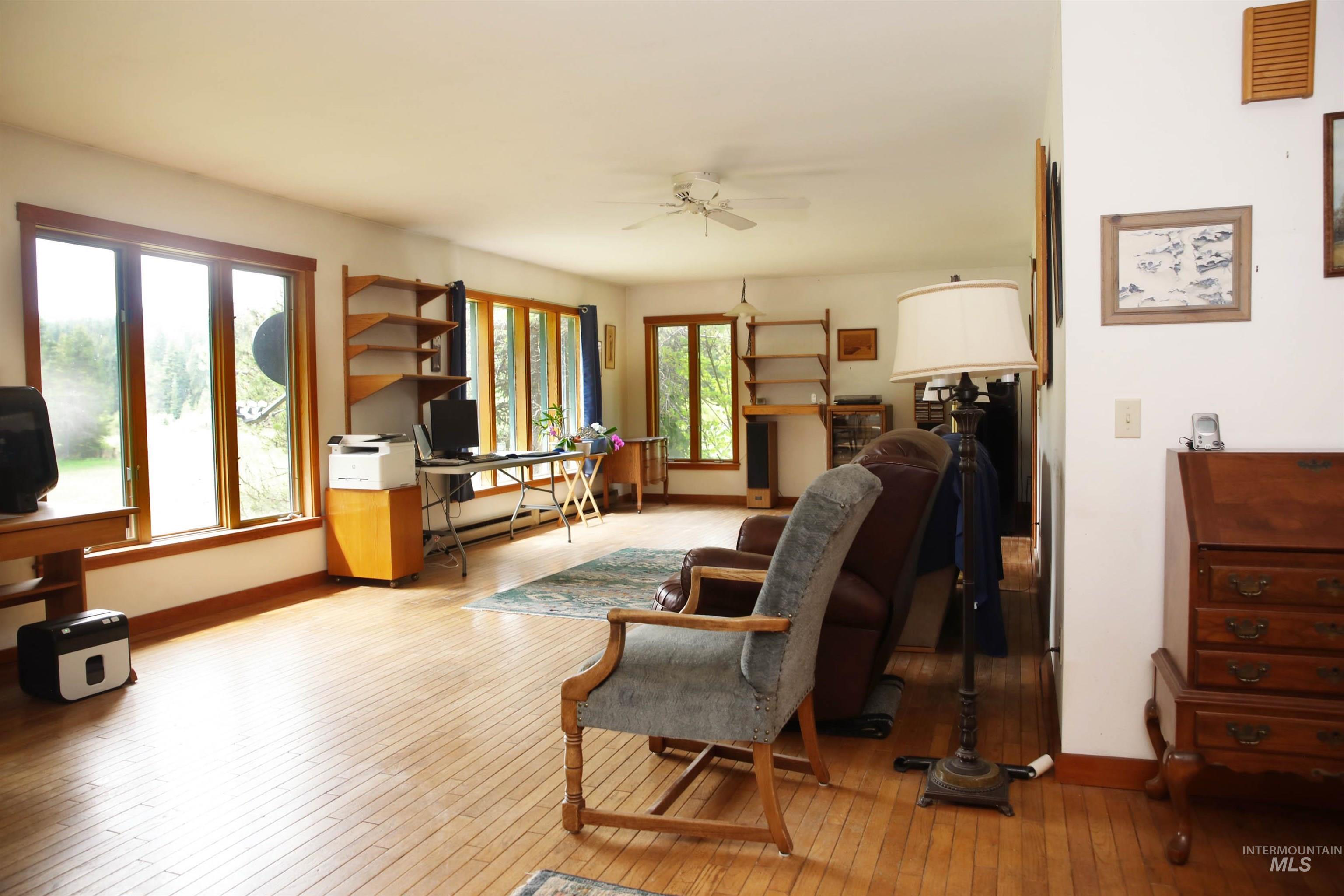 1021 Claypit Rd Property Photo 8