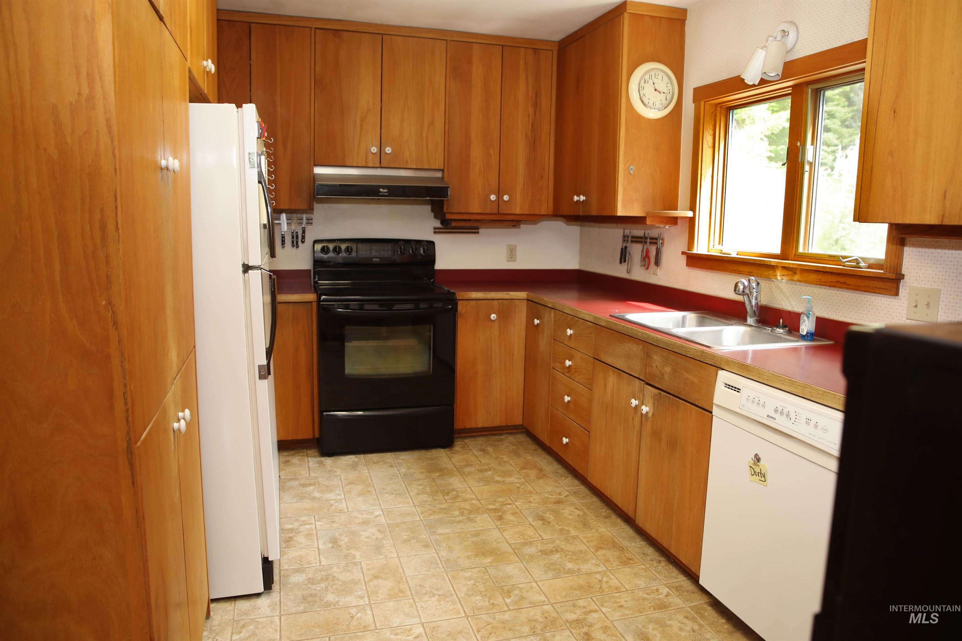 1021 Claypit Rd Property Photo 10