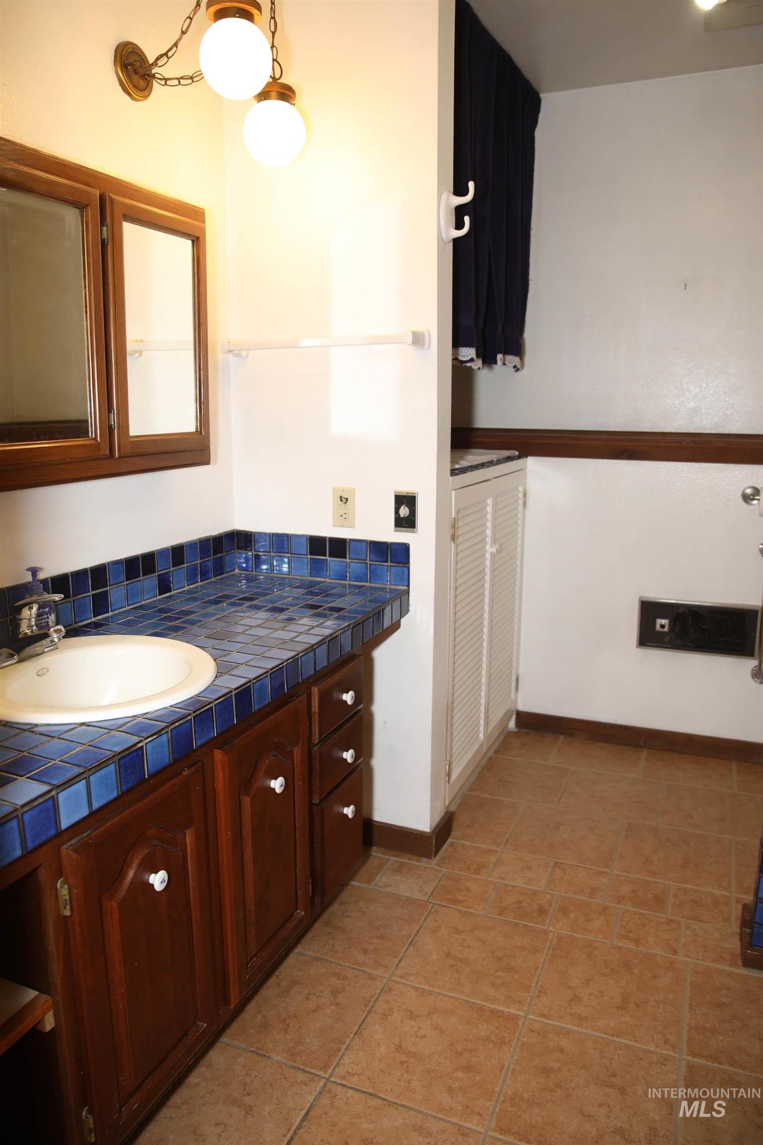 1021 Claypit Rd Property Photo 15